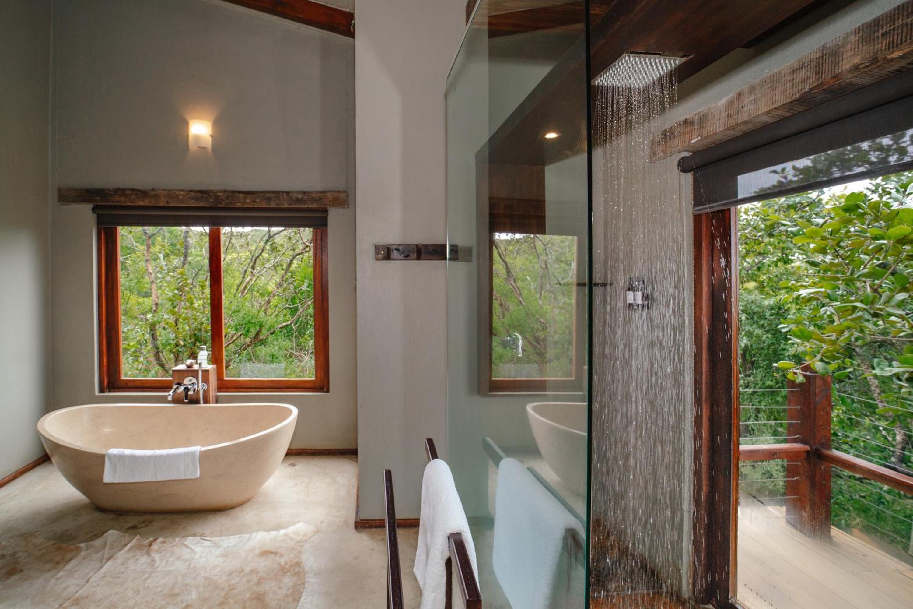 Rhino Ridge Safari Lodge