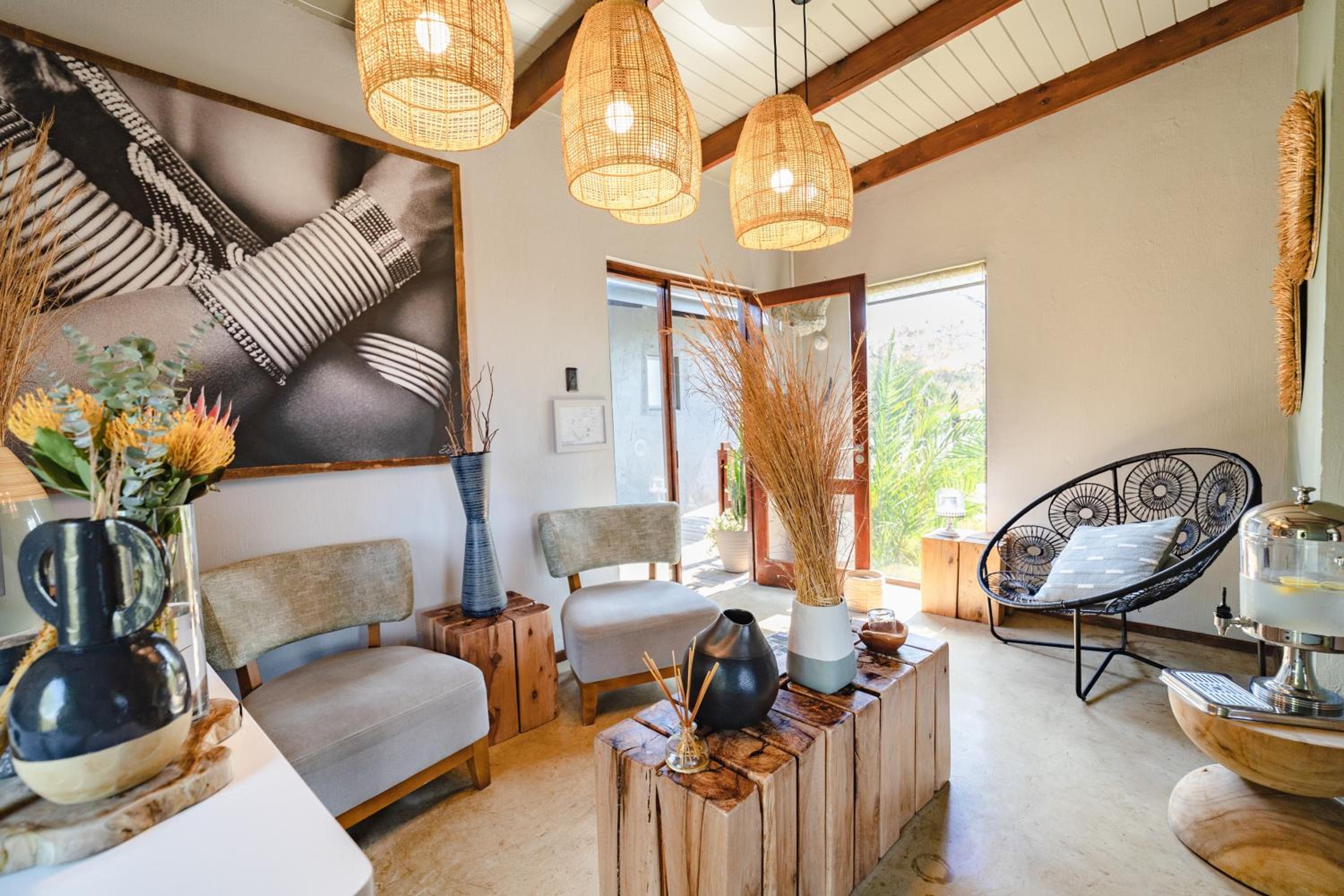 Rhino Ridge Safari Lodge