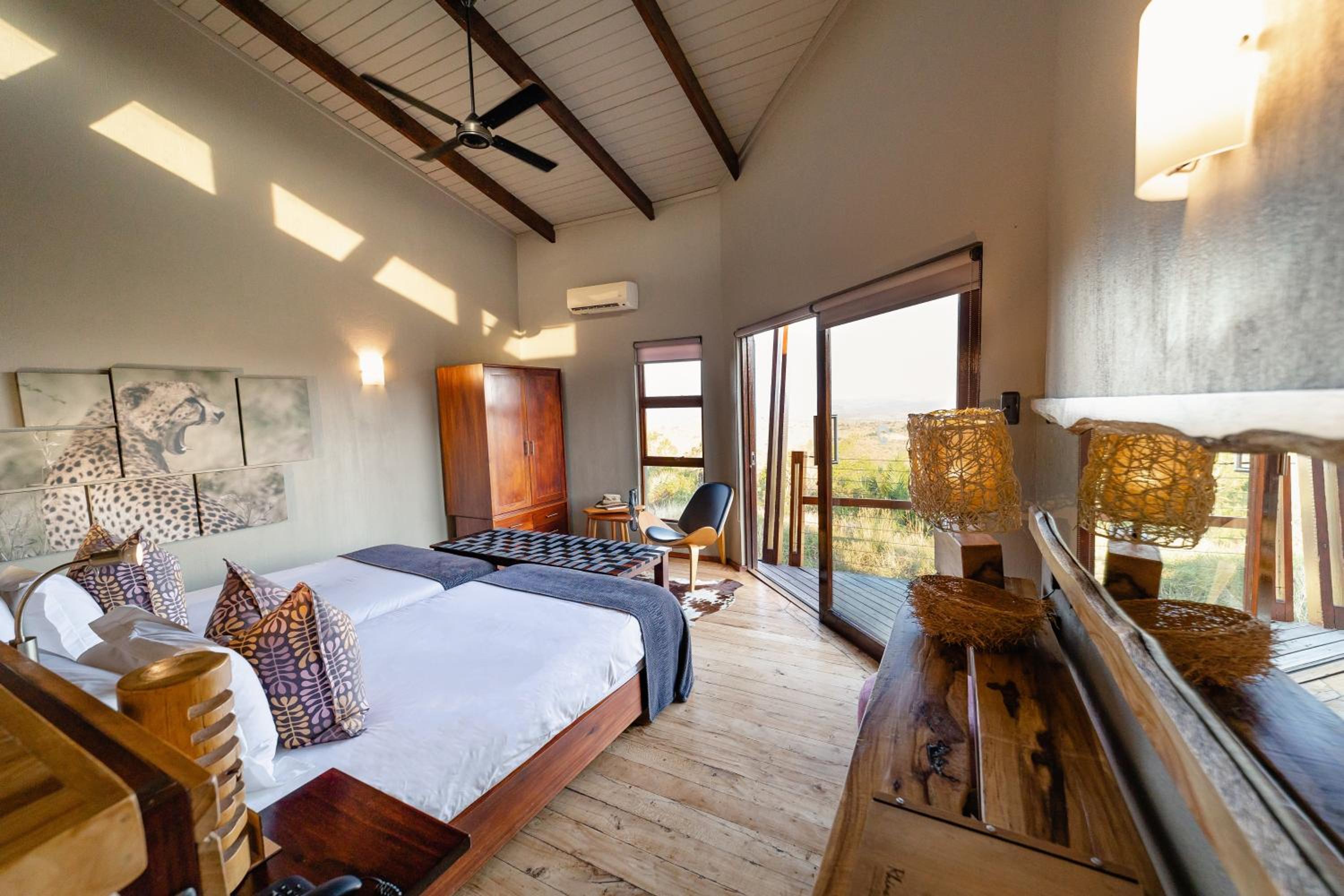 Rhino Ridge Safari Lodge
