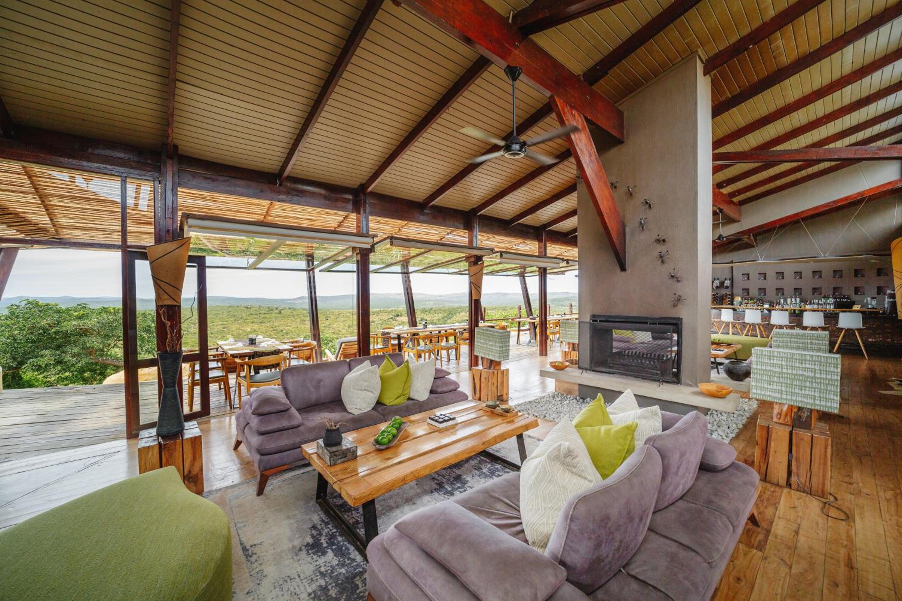 Rhino Ridge Safari Lodge