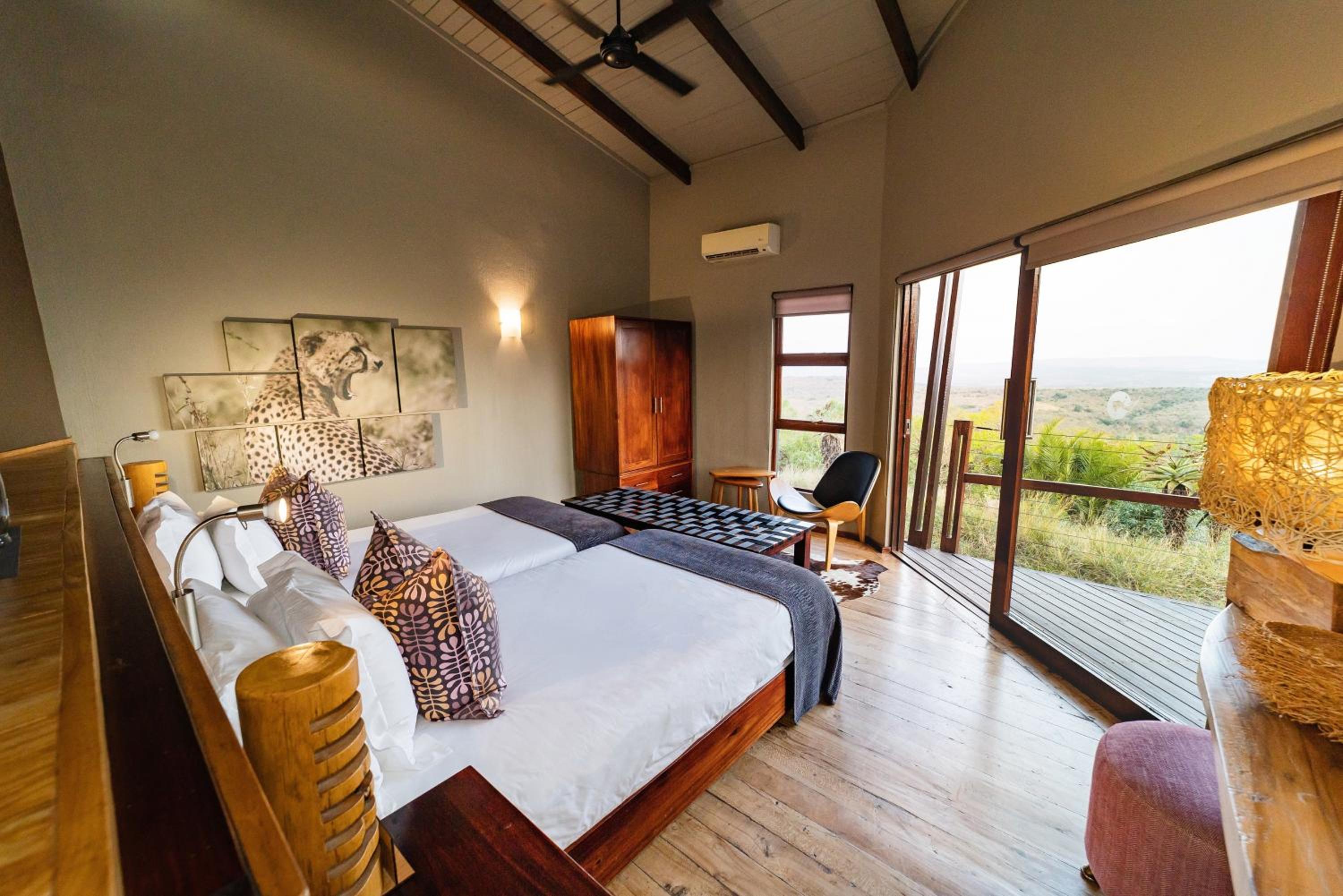Rhino Ridge Safari Lodge