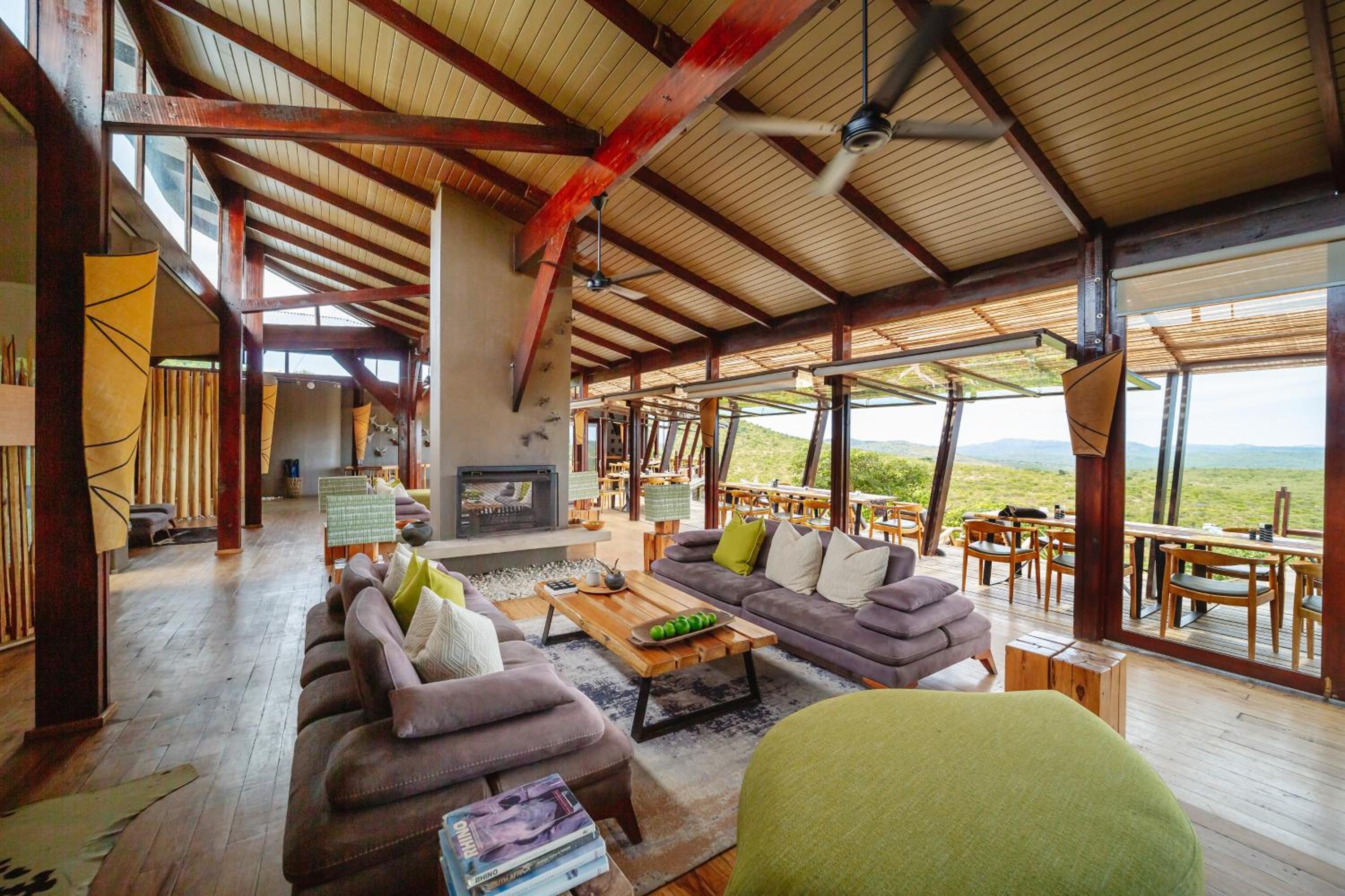 Rhino Ridge Safari Lodge