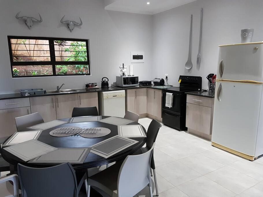 4 Bedroom house with lovely sea views. view 5