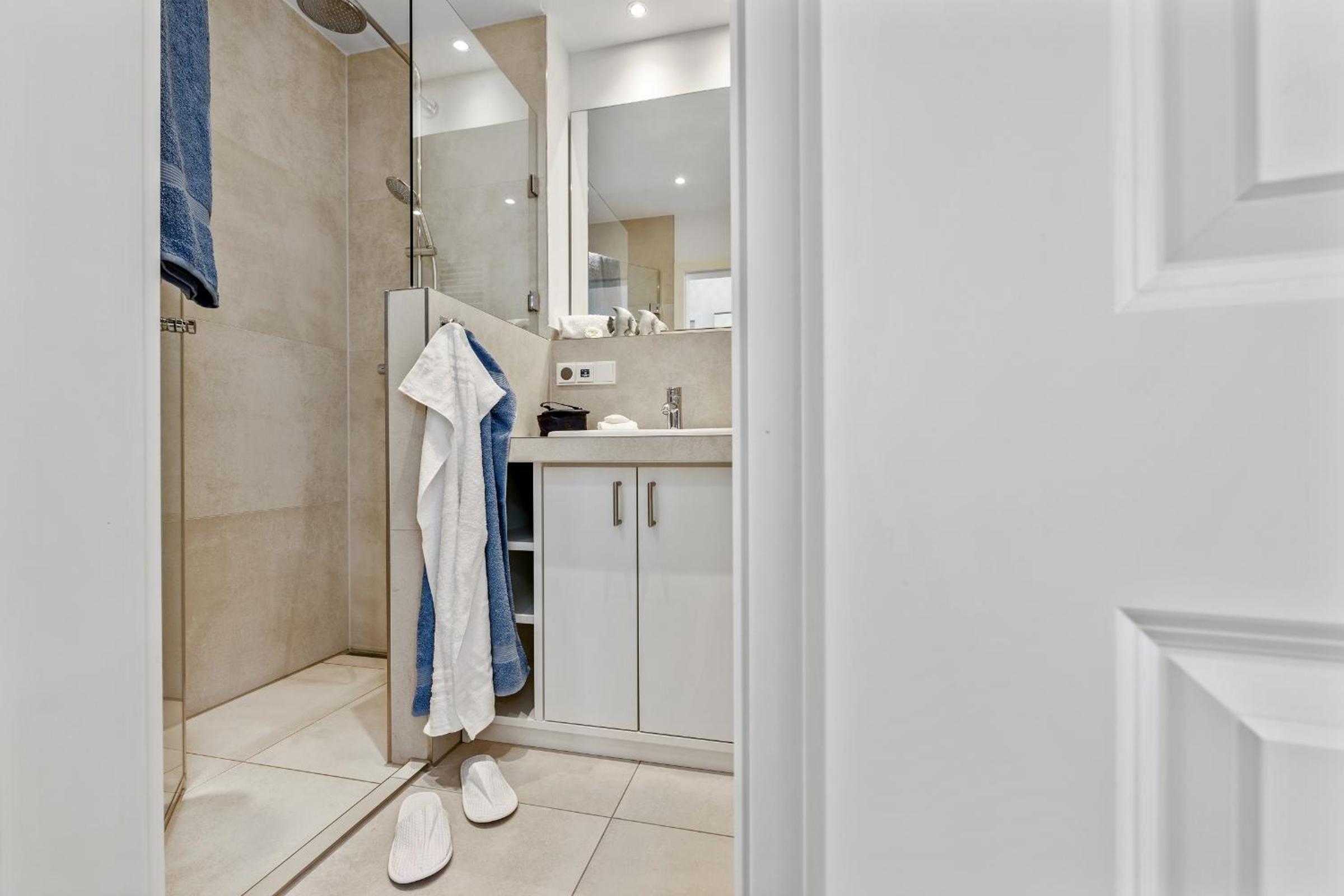 zfw 139 en Zingst — bathroom
