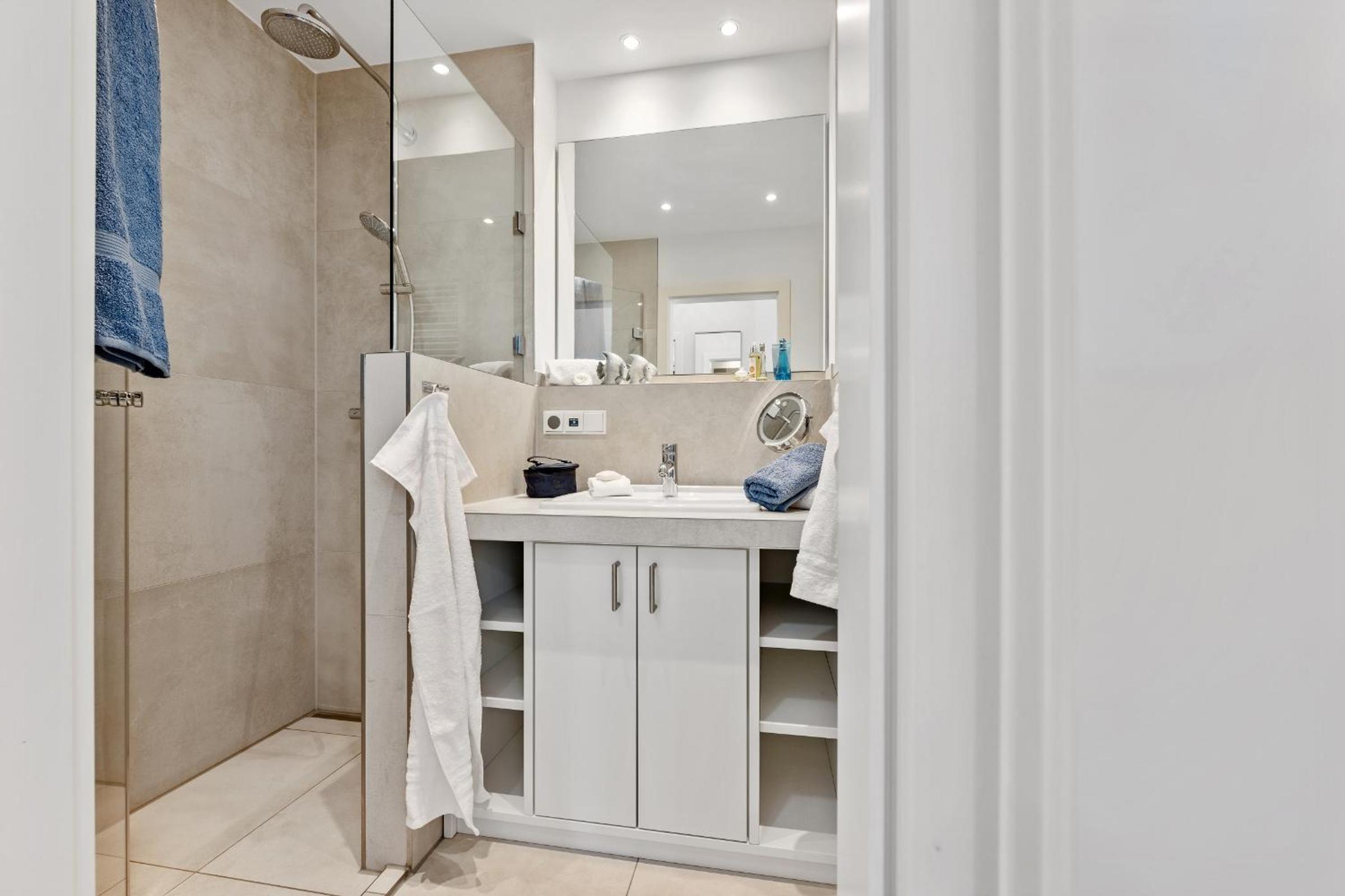 zfw 139 en Zingst — bathroom