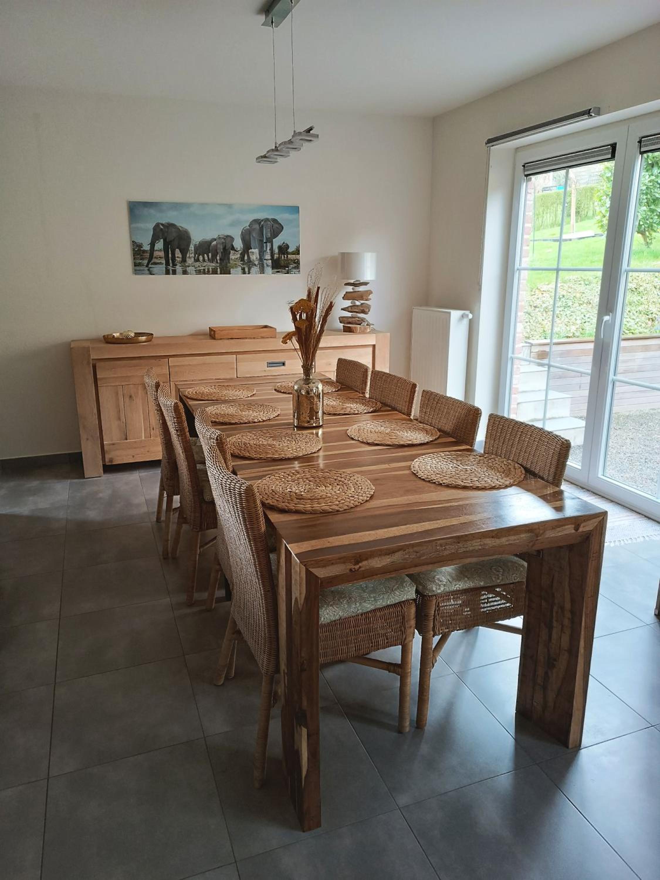 dining