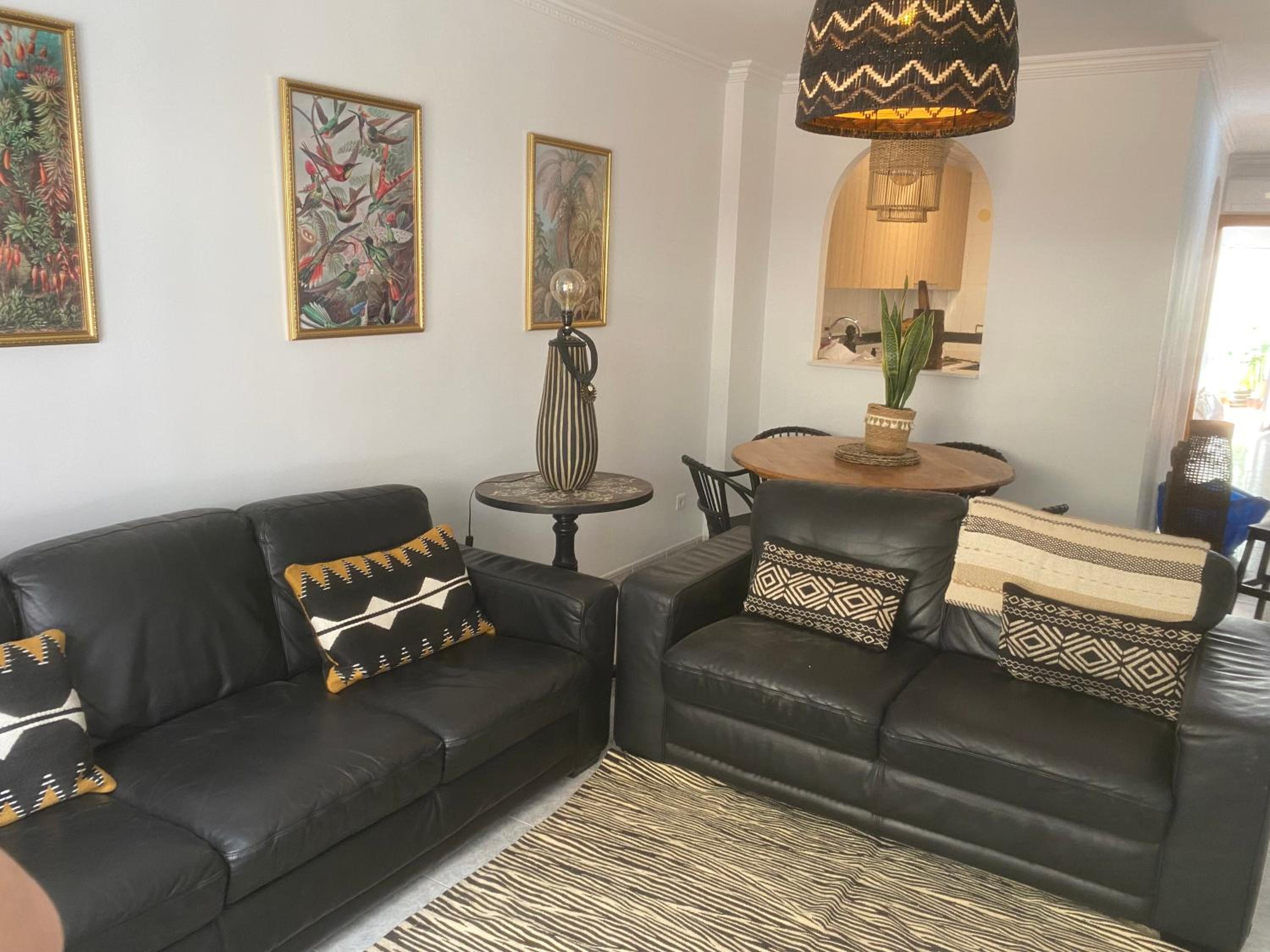 Las Flores Apartments