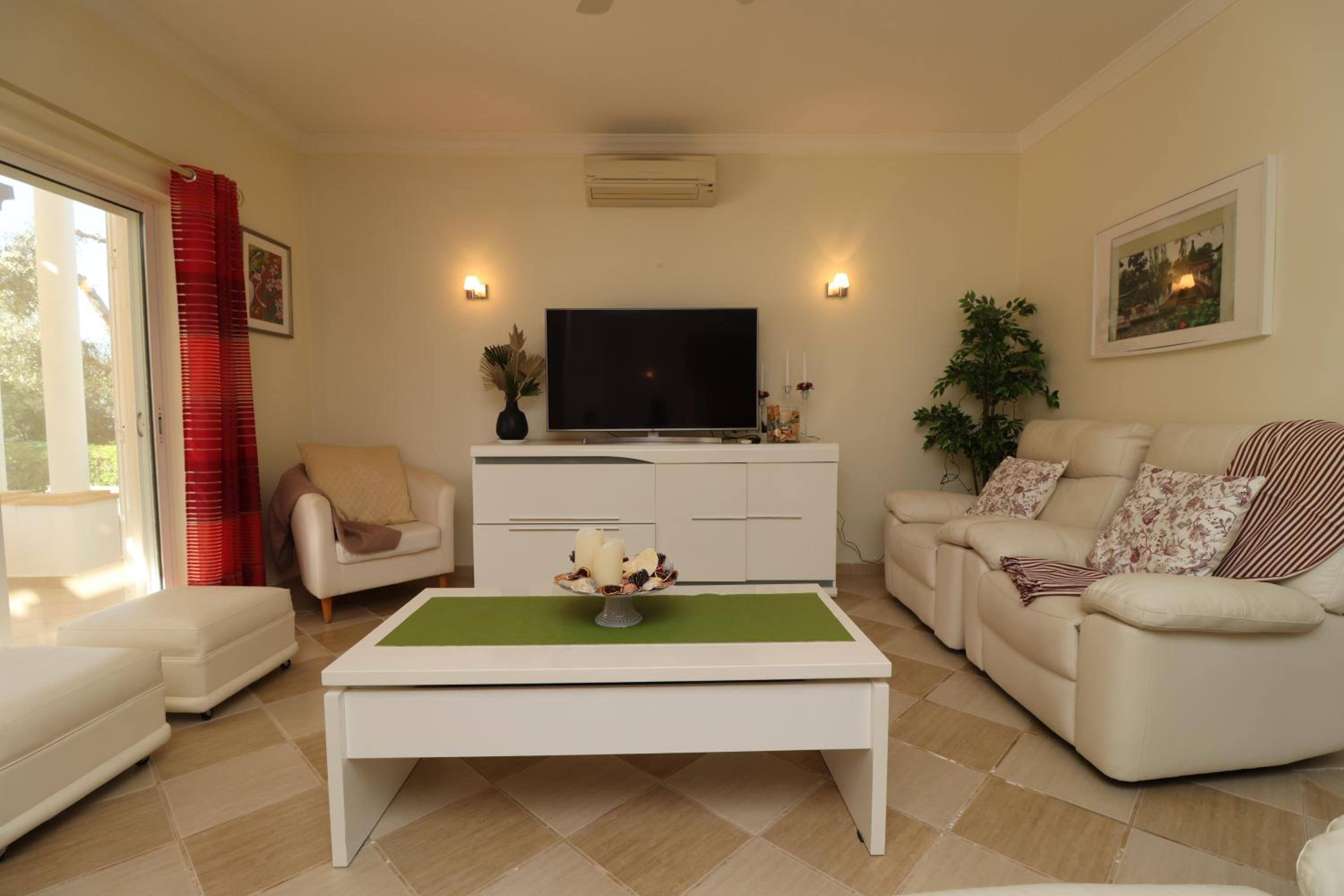 Villa Jóia - 3 Bedroom Villa with Swimming pool in Boliqueime, near Vilamoura, Algarve view 4