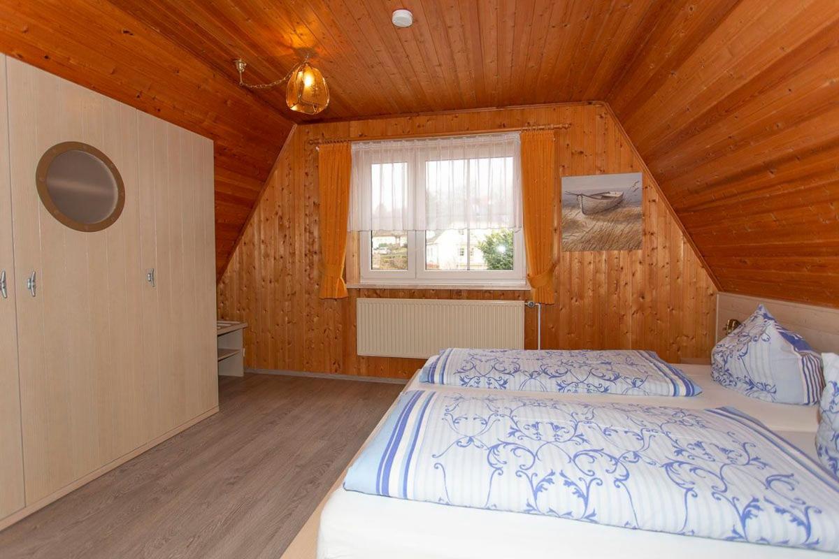 Ferienwohnungen unter Reet 45106