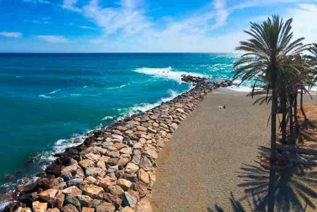 Torrenueva con vistas al mar