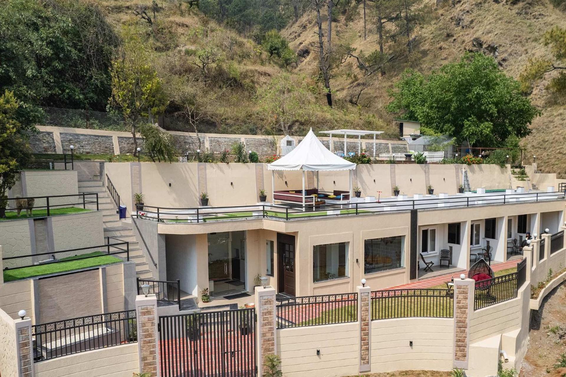 StayVista at Rolling Hills with Pool, Lawn & Pet Friendly view 4
