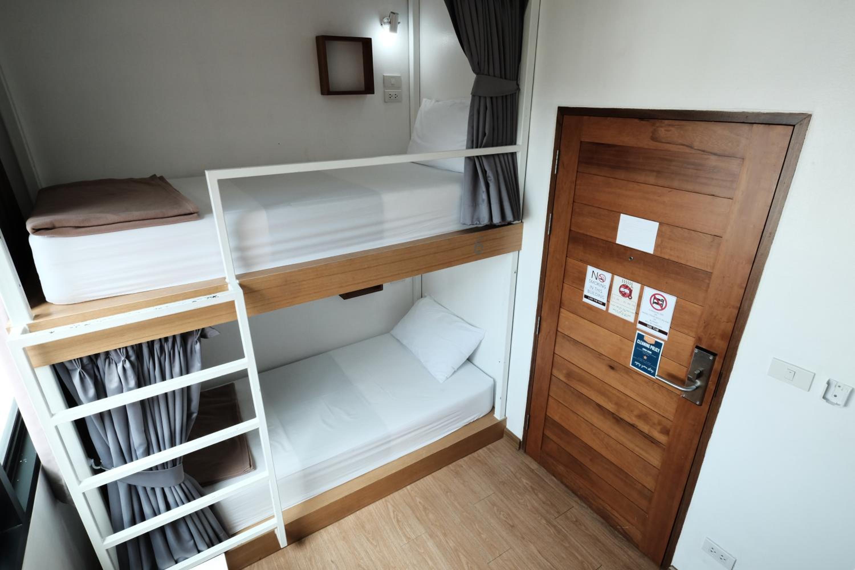 Wayha Hostel Don Mueang Airport