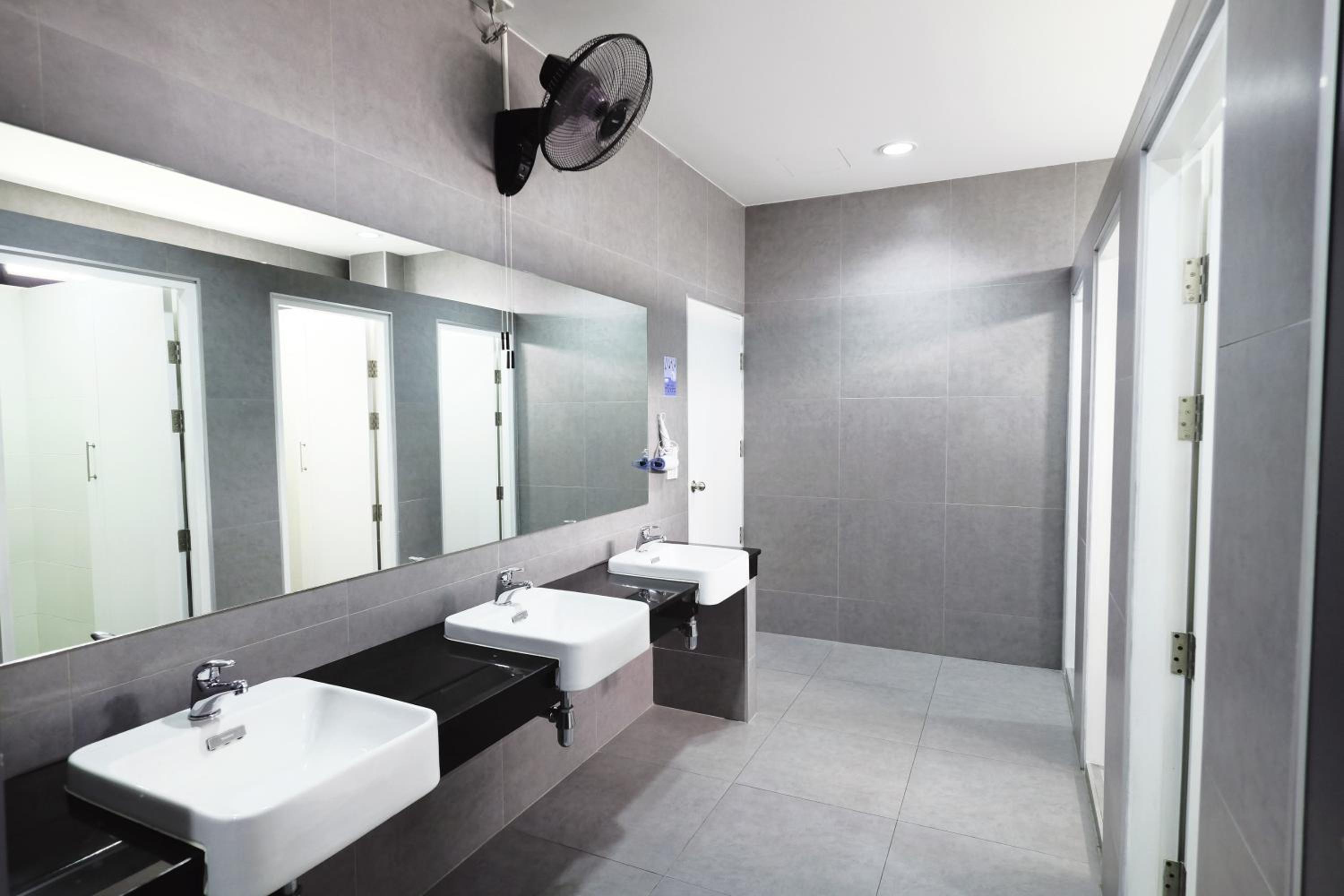 Wayha Hostel Don Mueang Airport