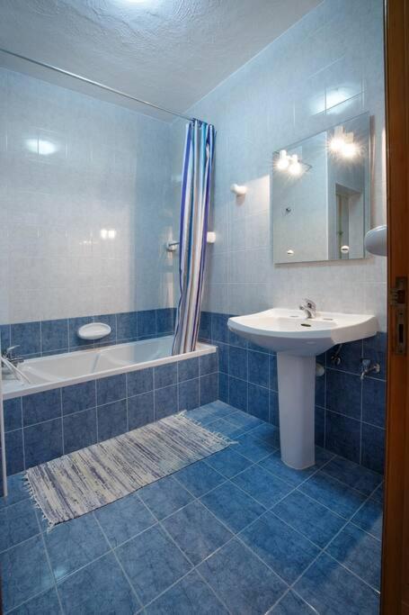 Standard 1 bedroom Balluta Bay (5) view 3