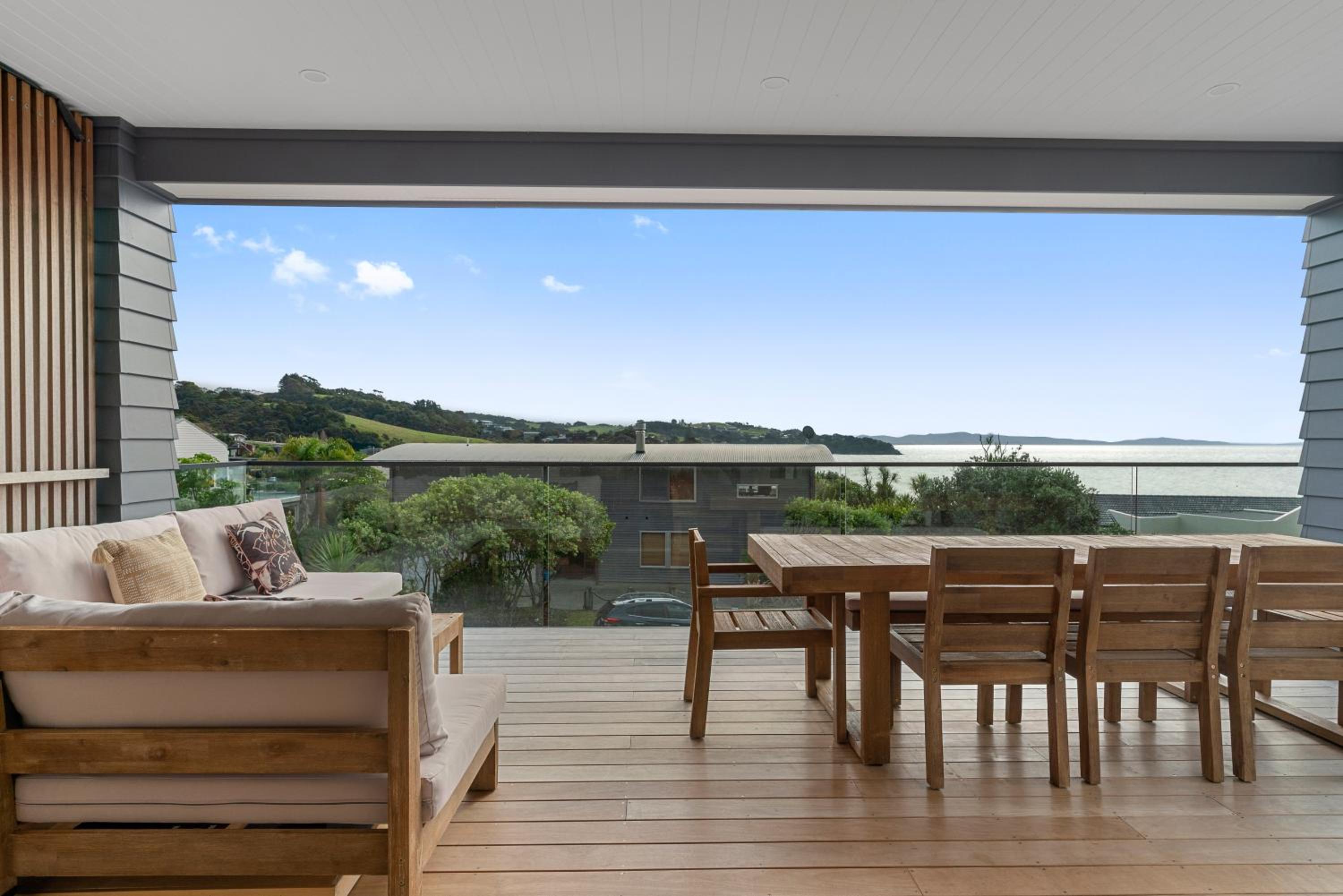 Coastal Cool - Luxury Langs Beach Accommodation view 2
