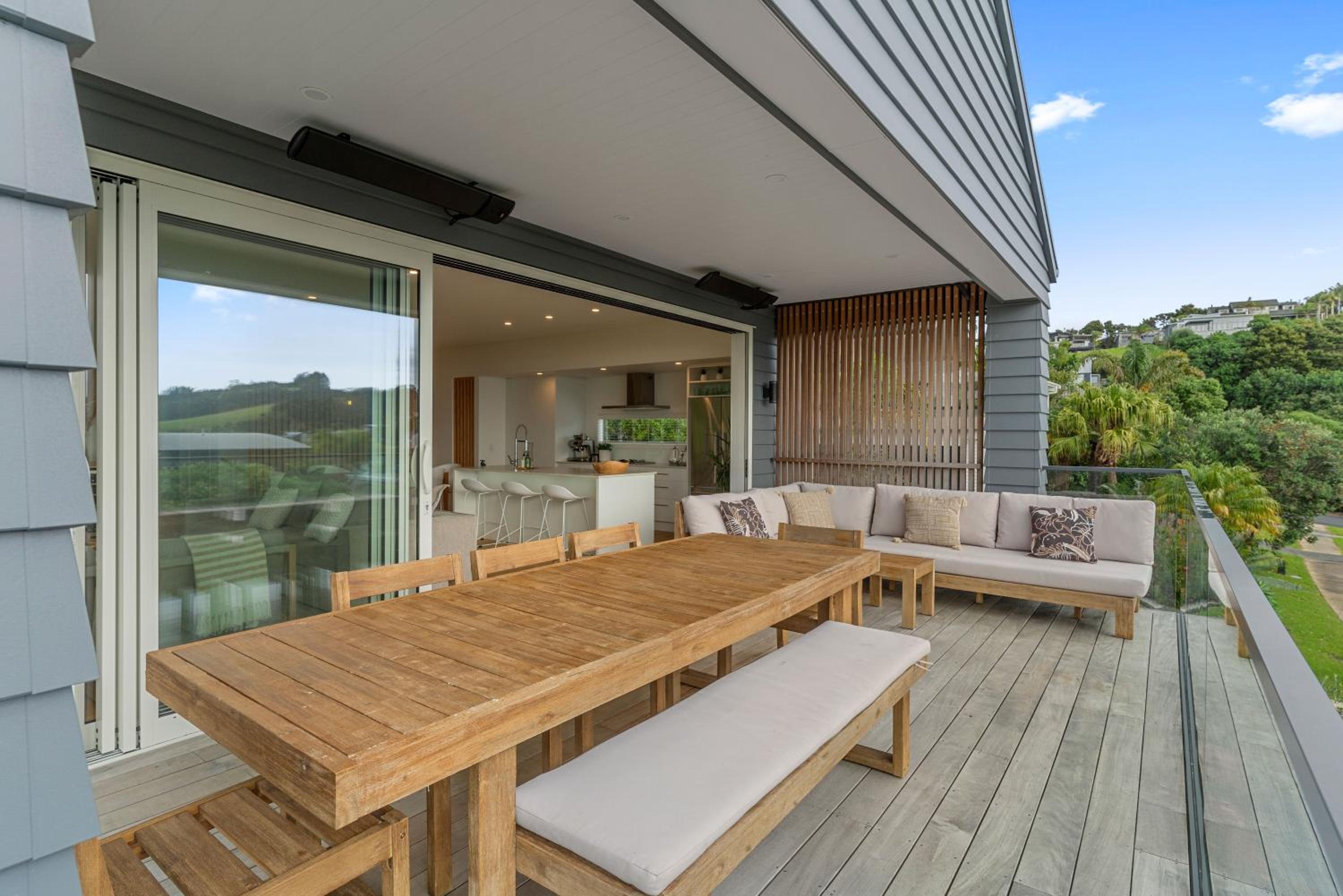 Coastal Cool - Luxury Langs Beach Accommodation view 3