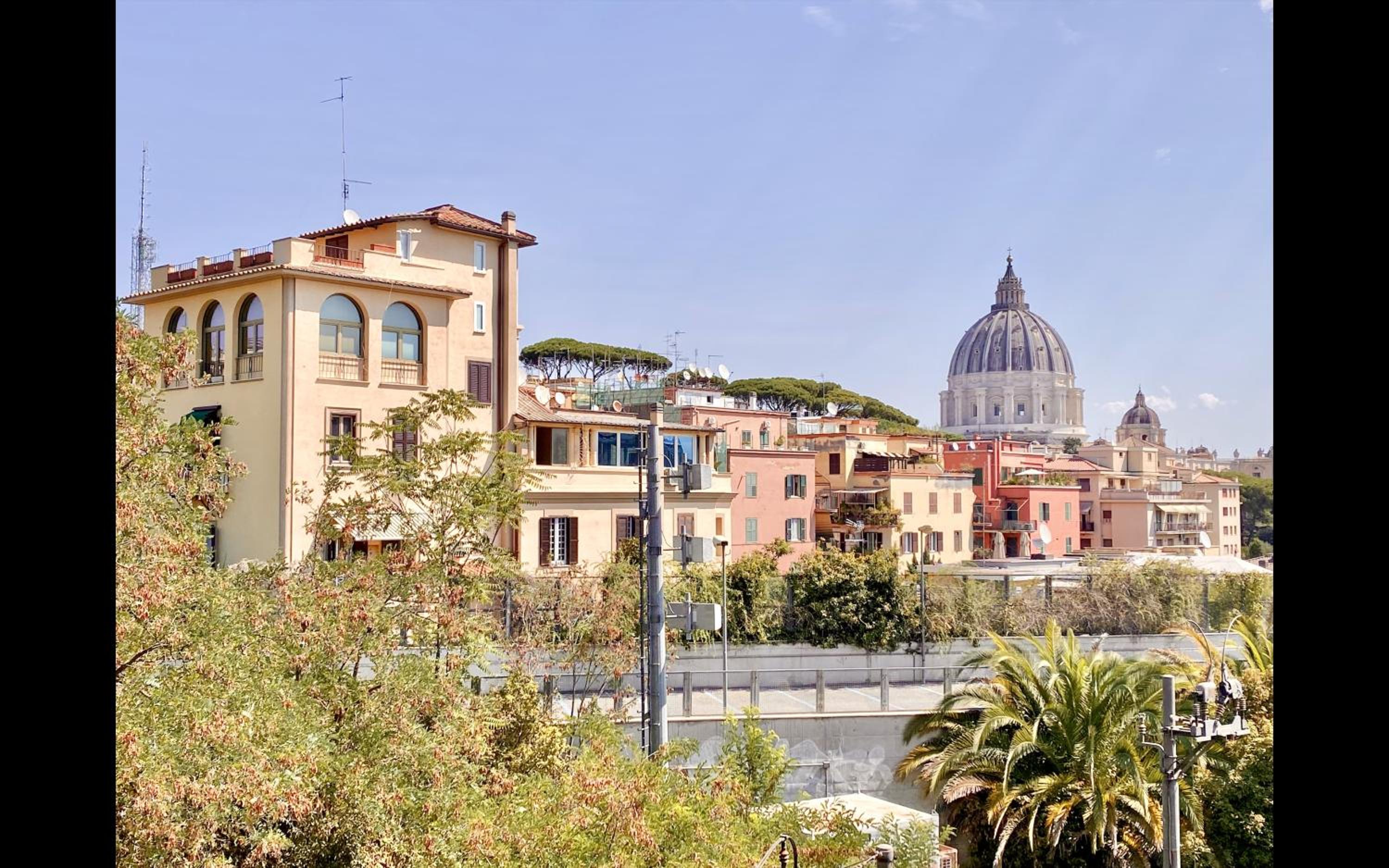 Charming mini apartment near Vatican with parking