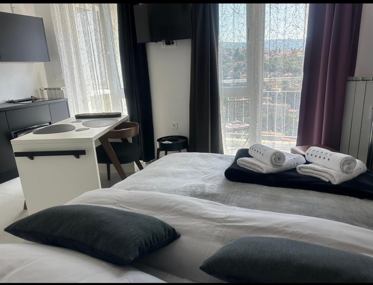 Fiorino Apartment-Studio with balcony Rijeka photo 2
