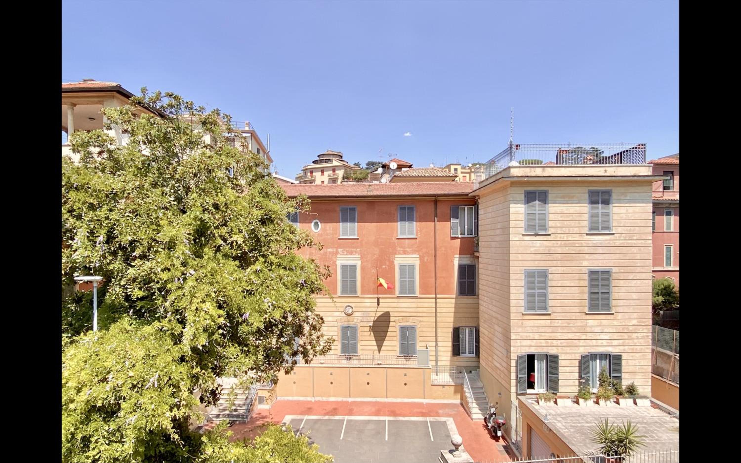 Charming mini apartment near Vatican with parking