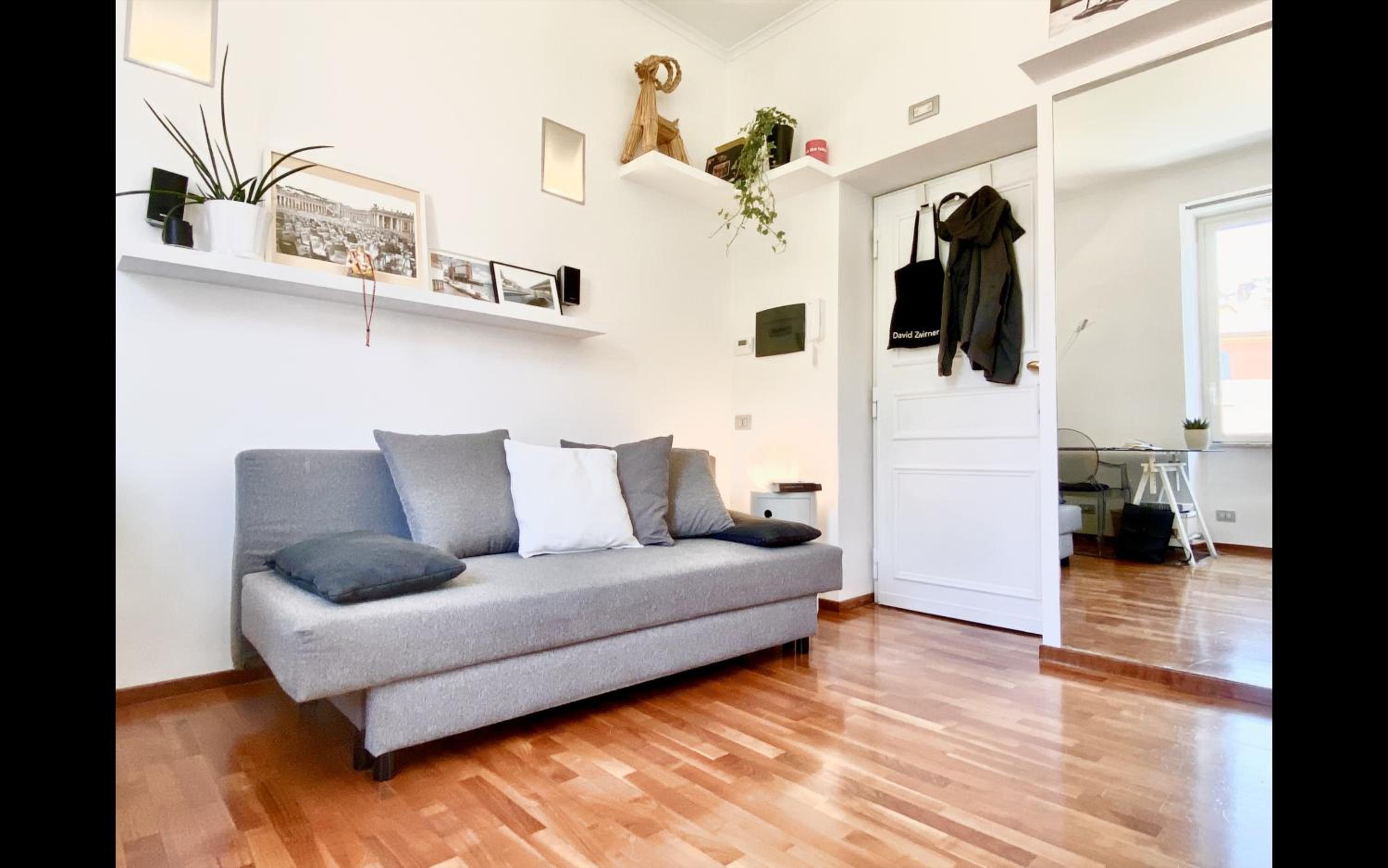 Charming mini apartment near Vatican with parking