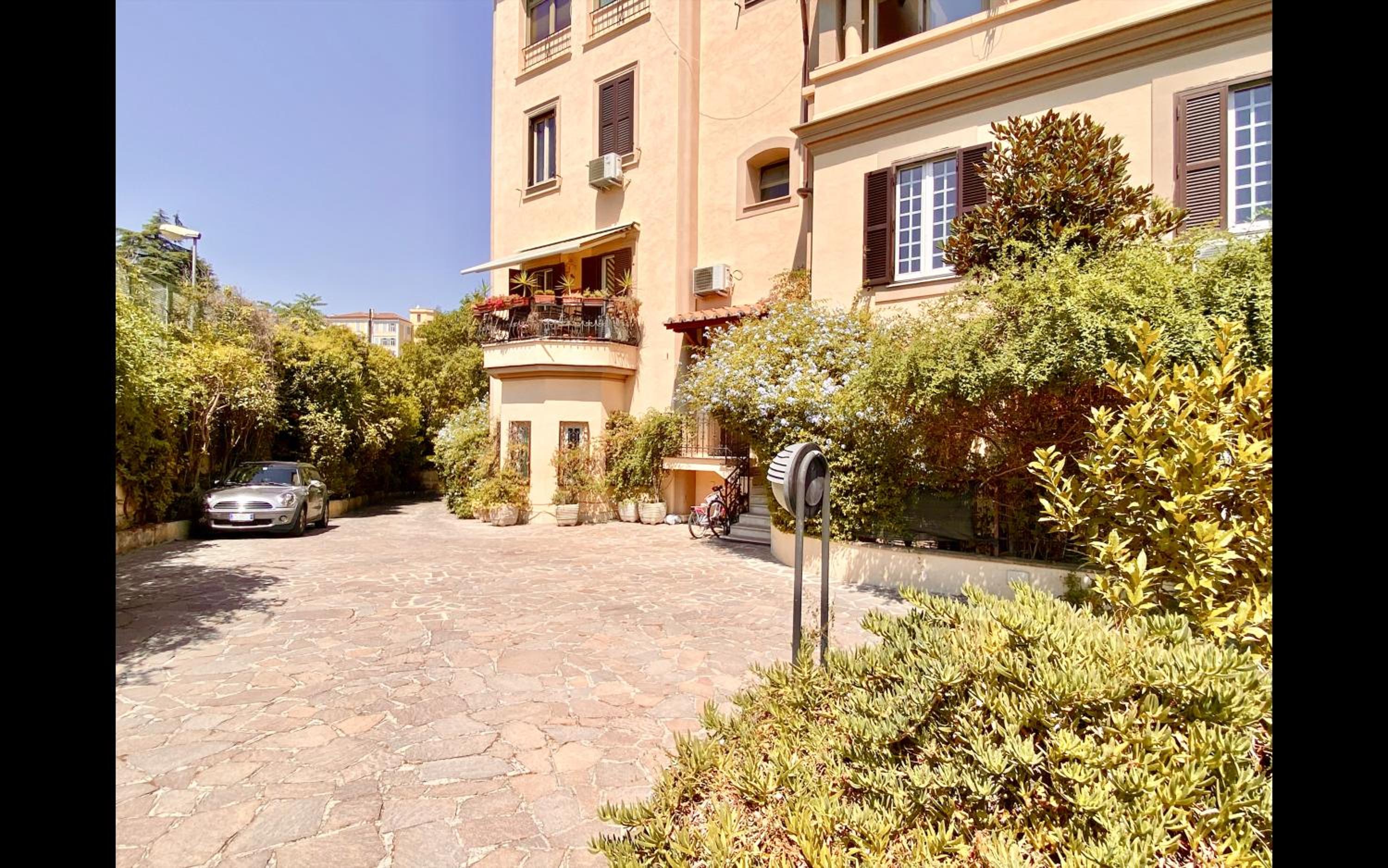 Charming mini apartment near Vatican with parking