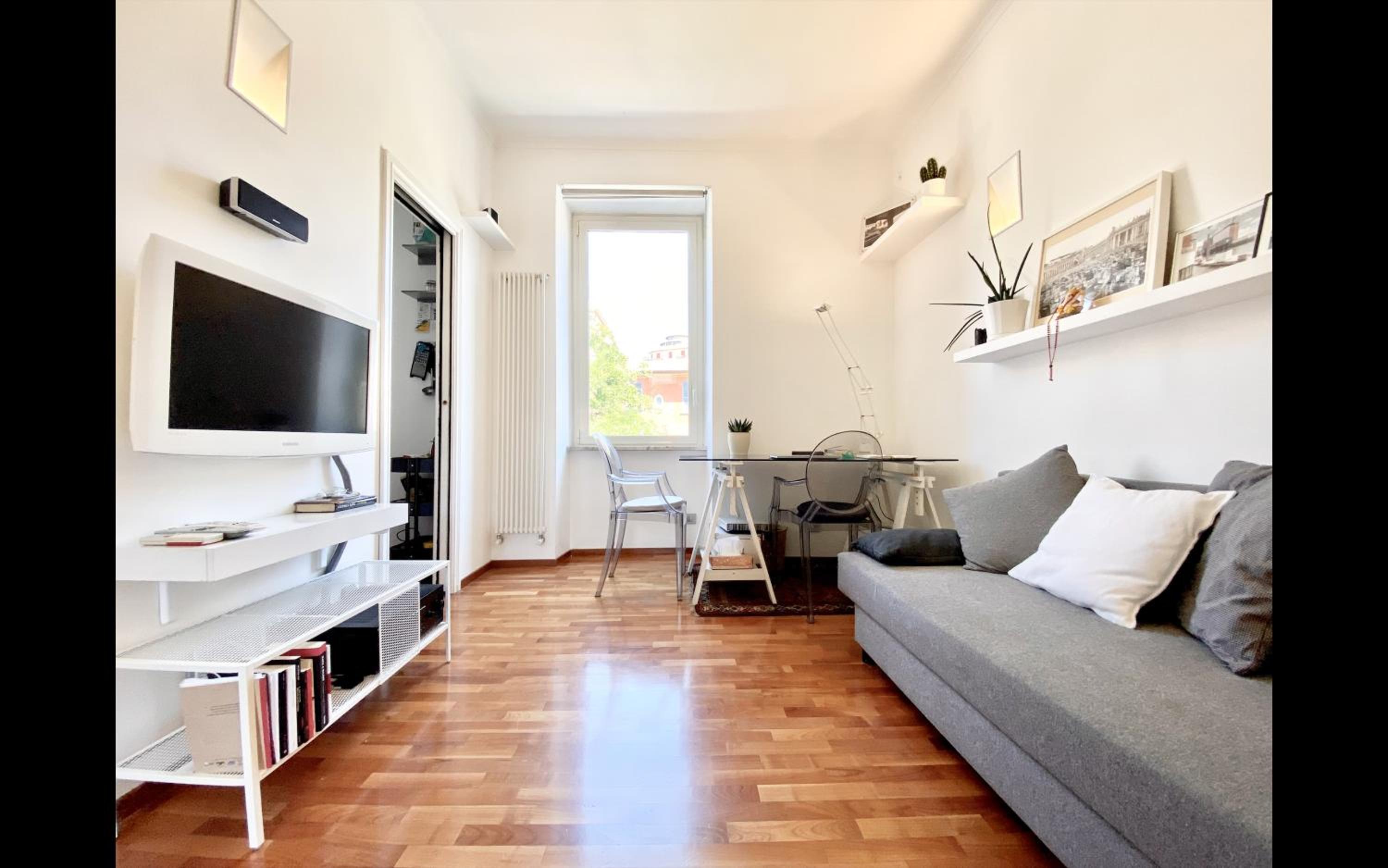 Charming mini apartment near Vatican with parking