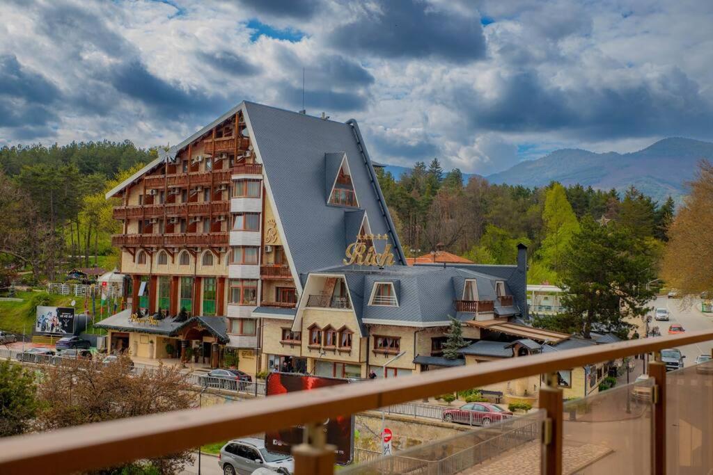 Hotel Luxury Apartment Rich