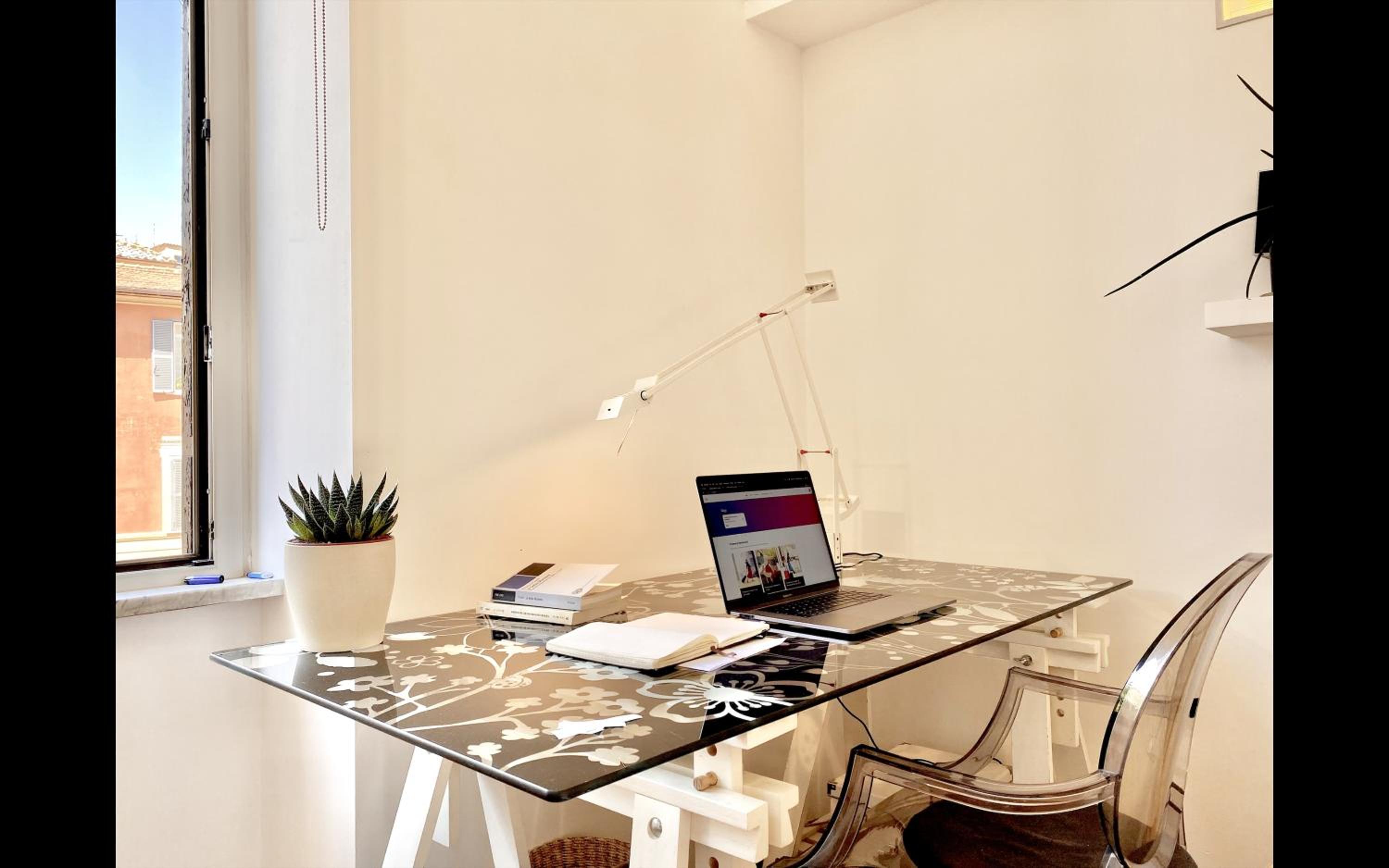 Charming mini apartment near Vatican with parking