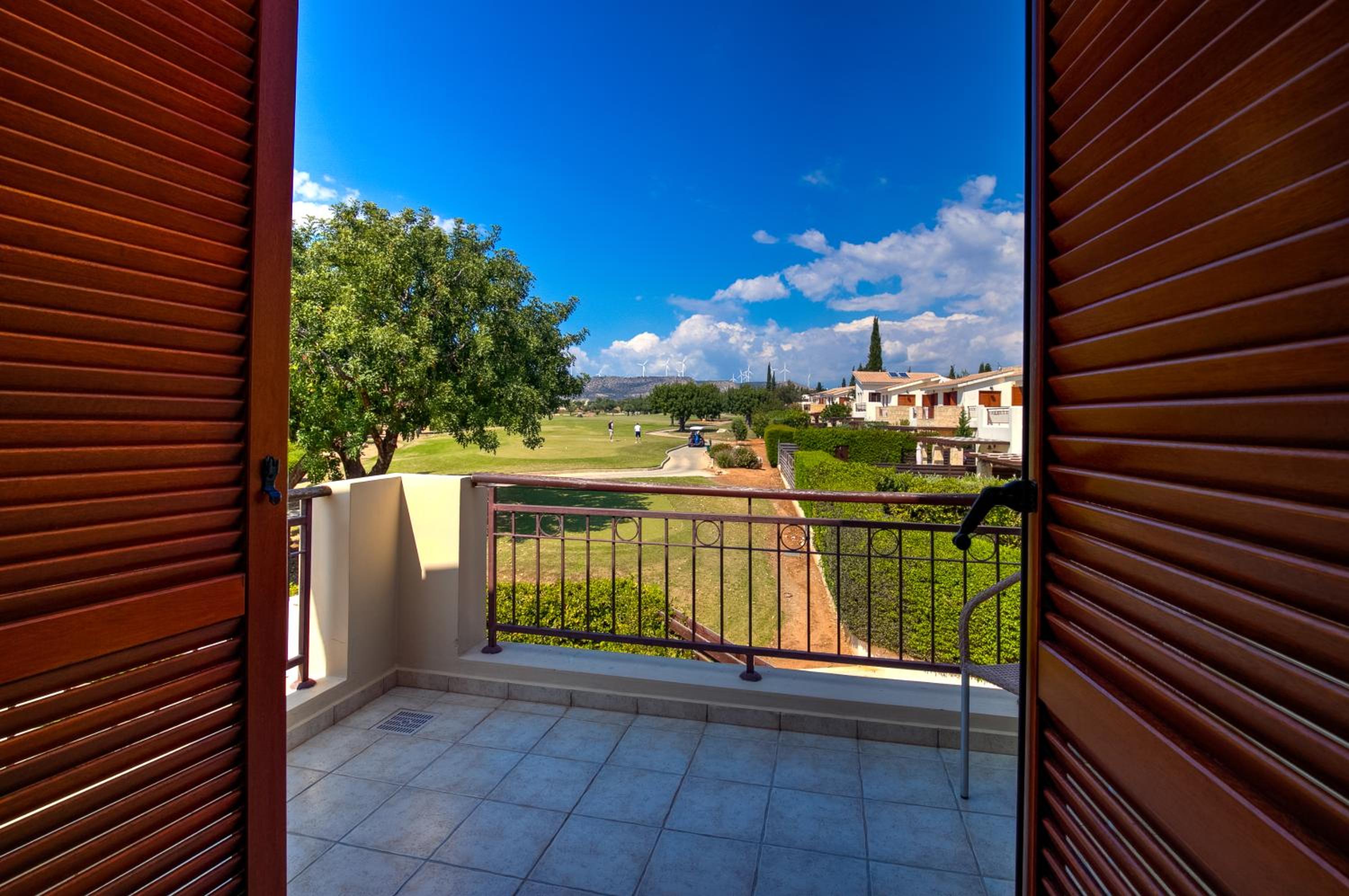 3 bedroom Villa Athina with private pool and golf views, Aphrodite Hills Resort