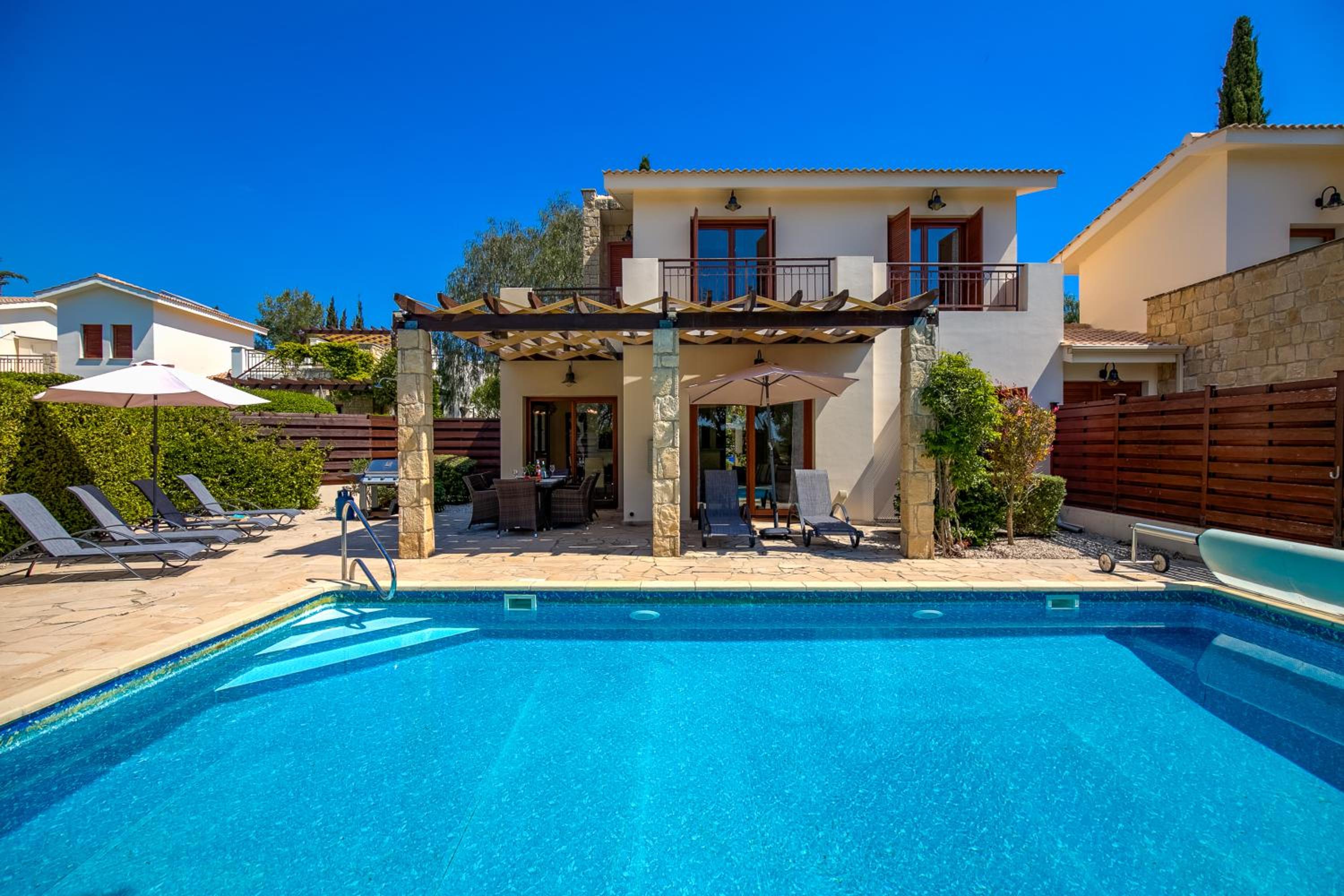 Hotel 3 bedroom Villa Athina with private pool and golf views, Aphrodite Hills Resort - Image 1
