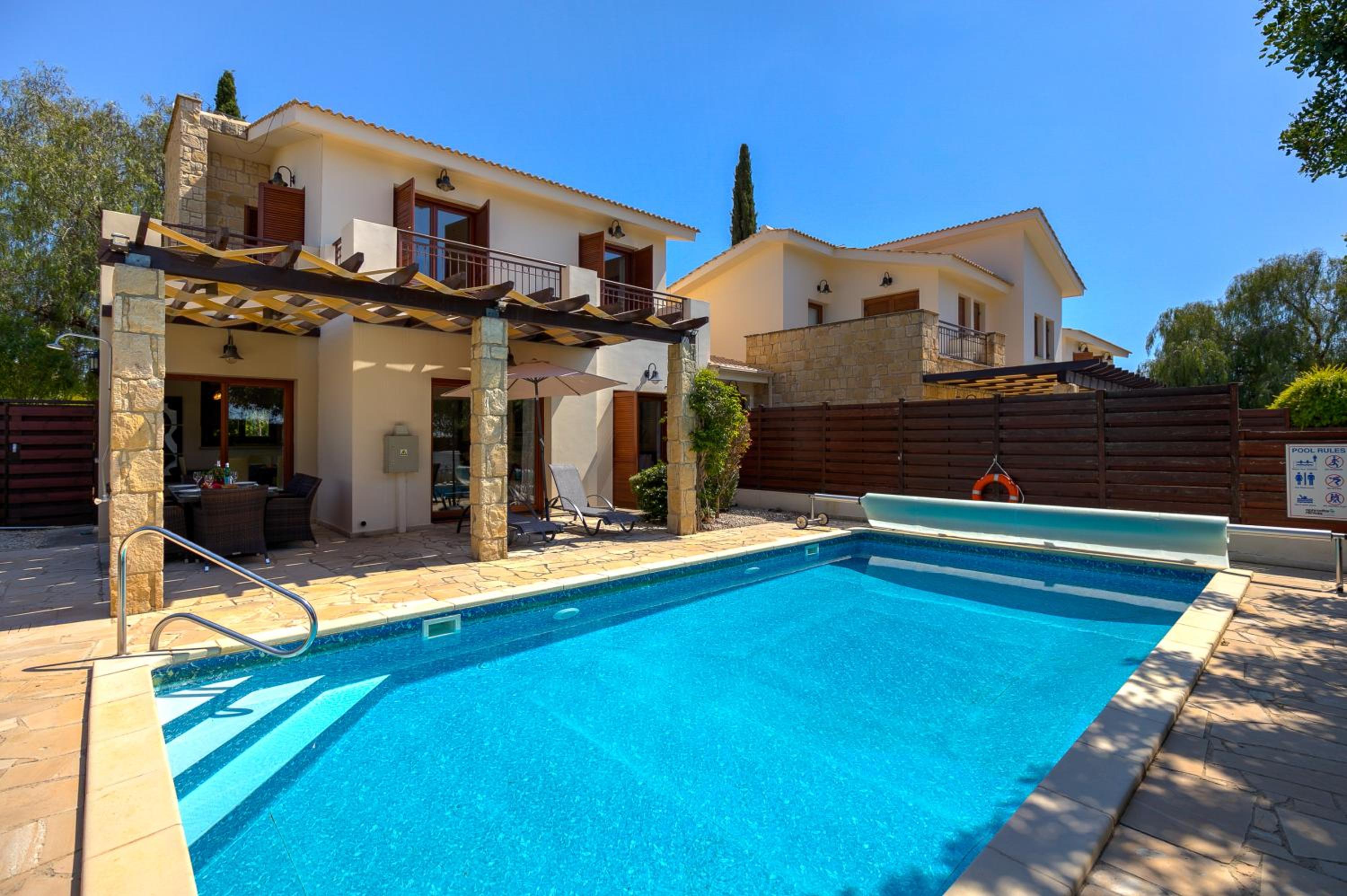 3 bedroom Villa Athina with private pool and golf views, Aphrodite Hills Resort