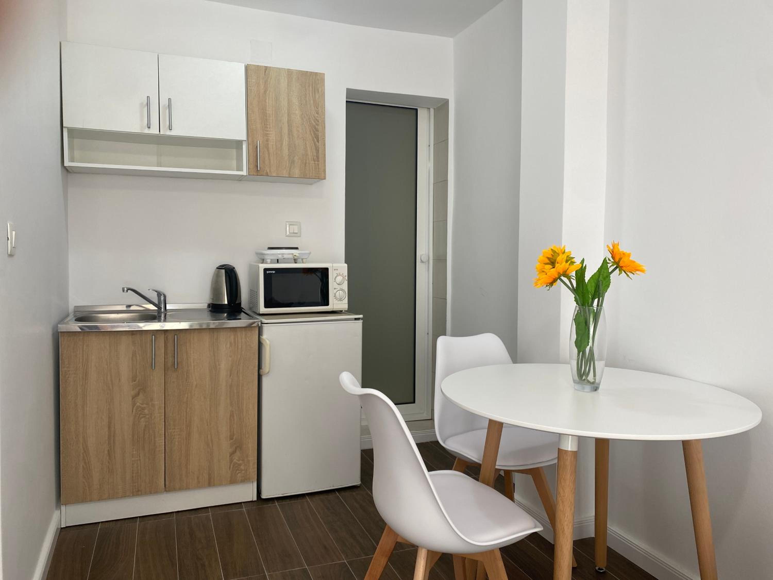 Veselinka Apartments & Rooms view 5