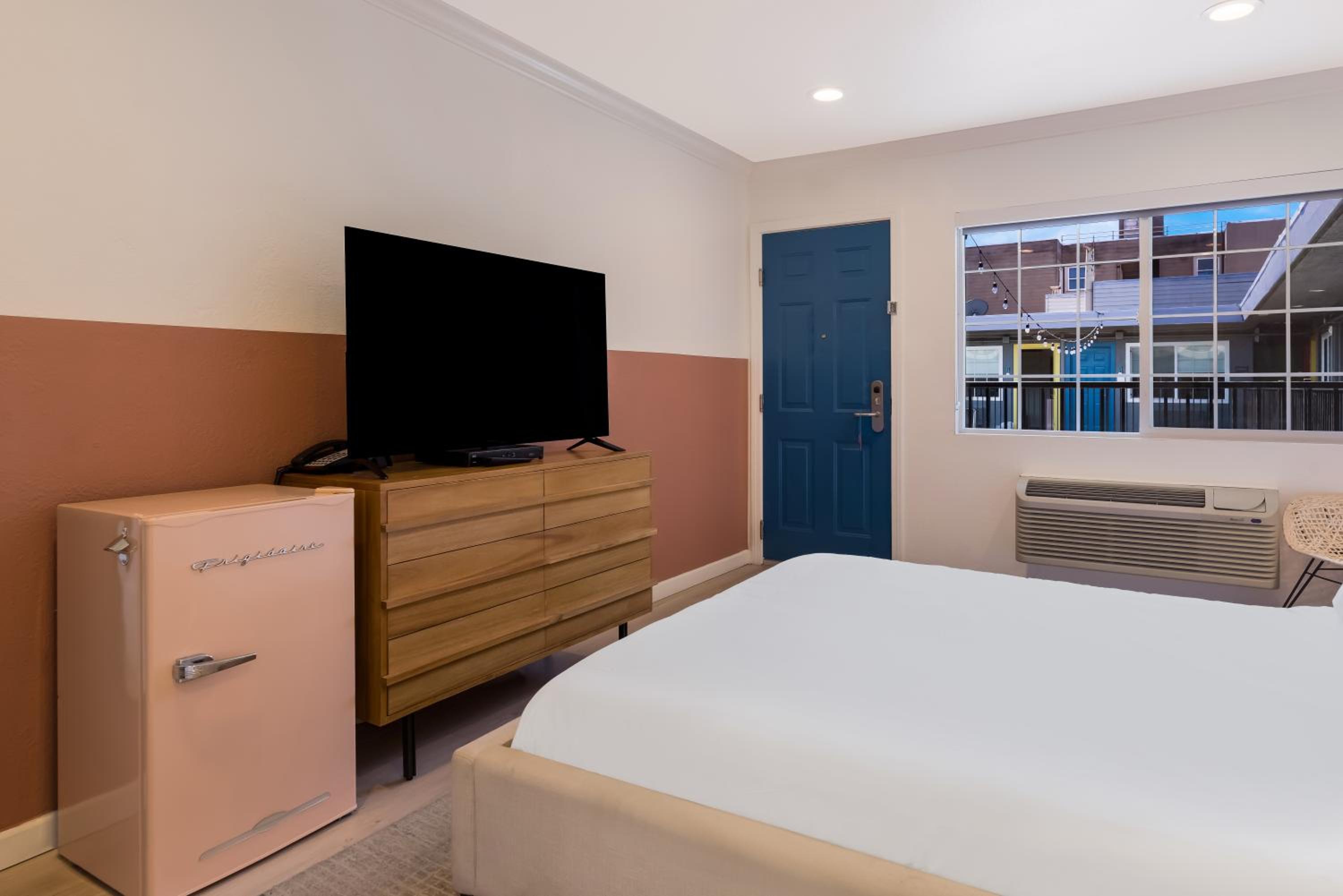 Signature Inn Oakland