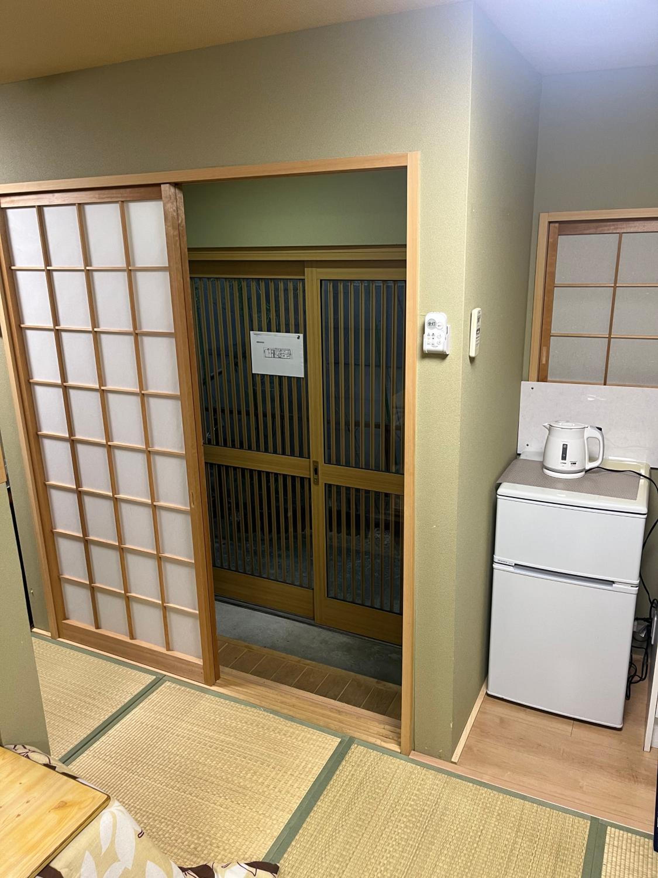 Local Japanese Stay & Sake Experience Namba area