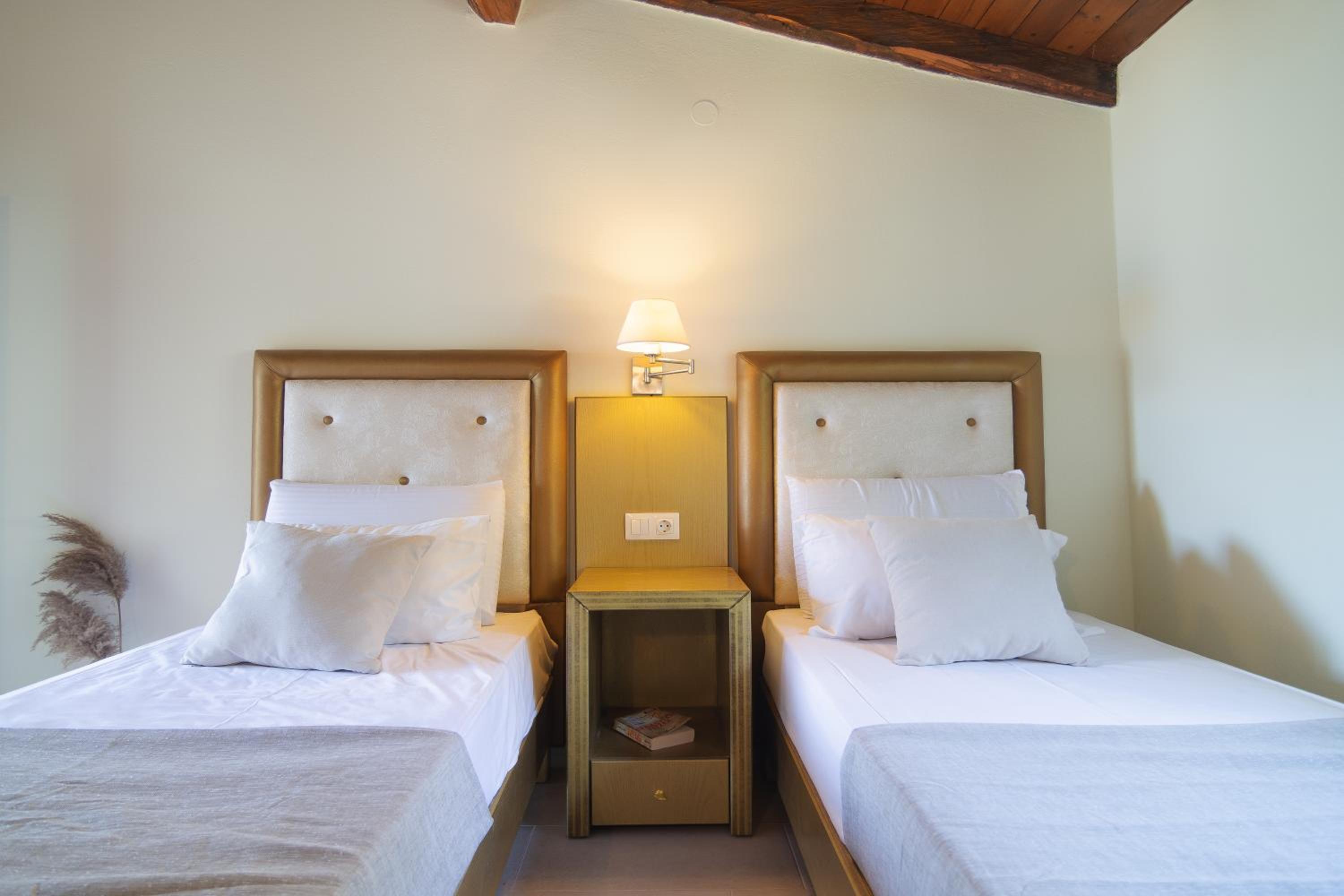 Villa Theodora View Apartments Afroditi view 4