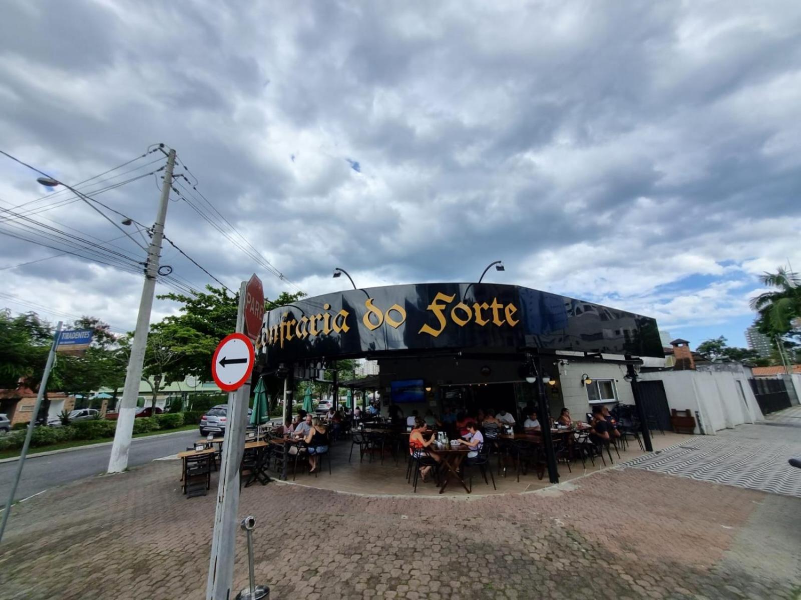 Charmoso Apê no Canto do Forte