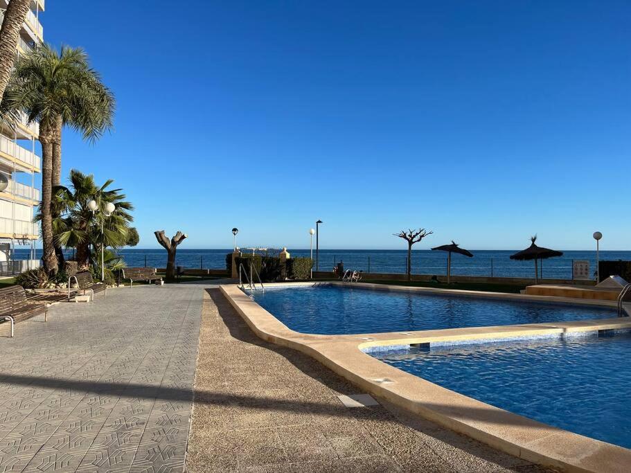 Residencial salida directa al mar. Grandes vistas