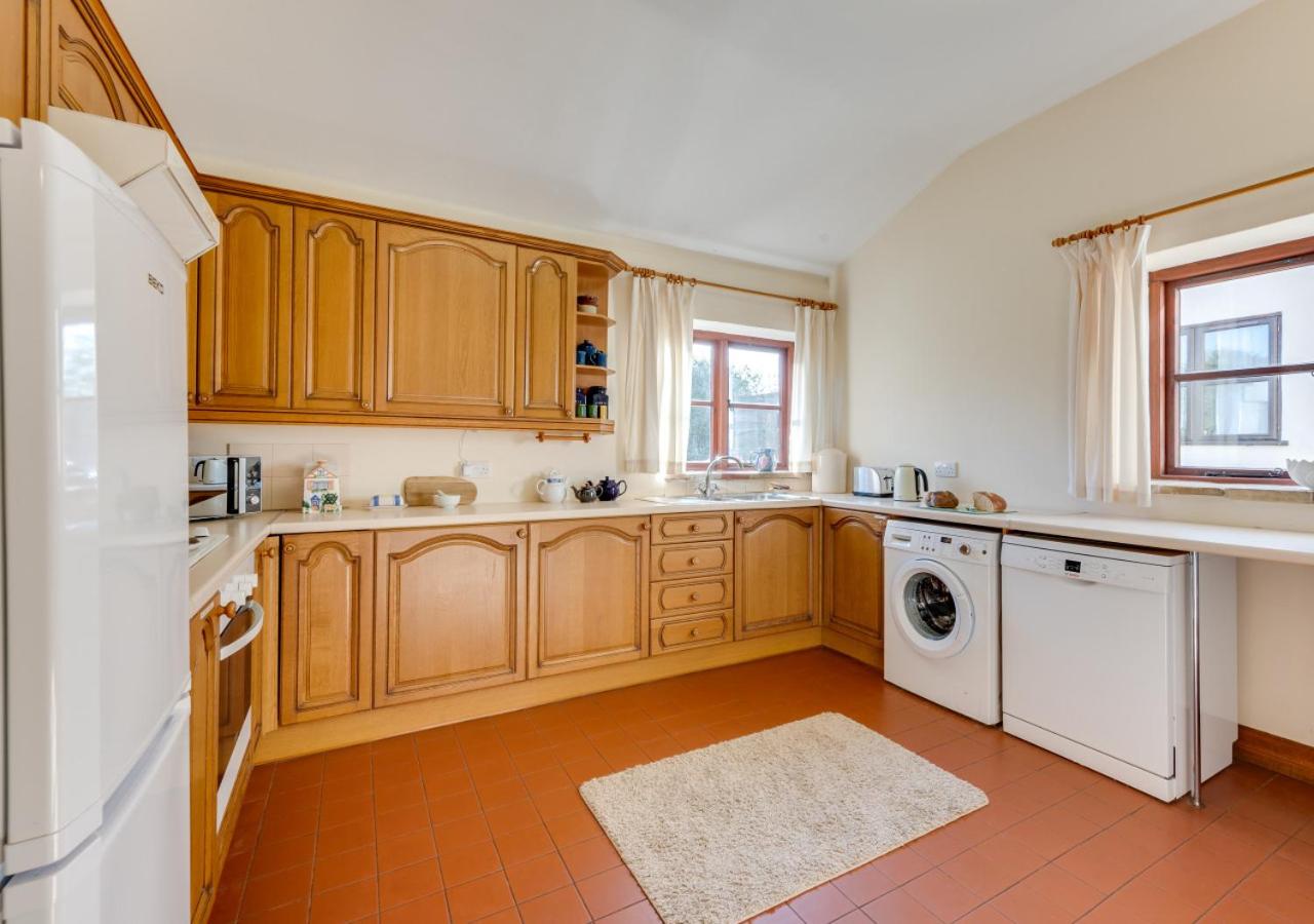 4 Bed in West Somerton oc-273 view 4