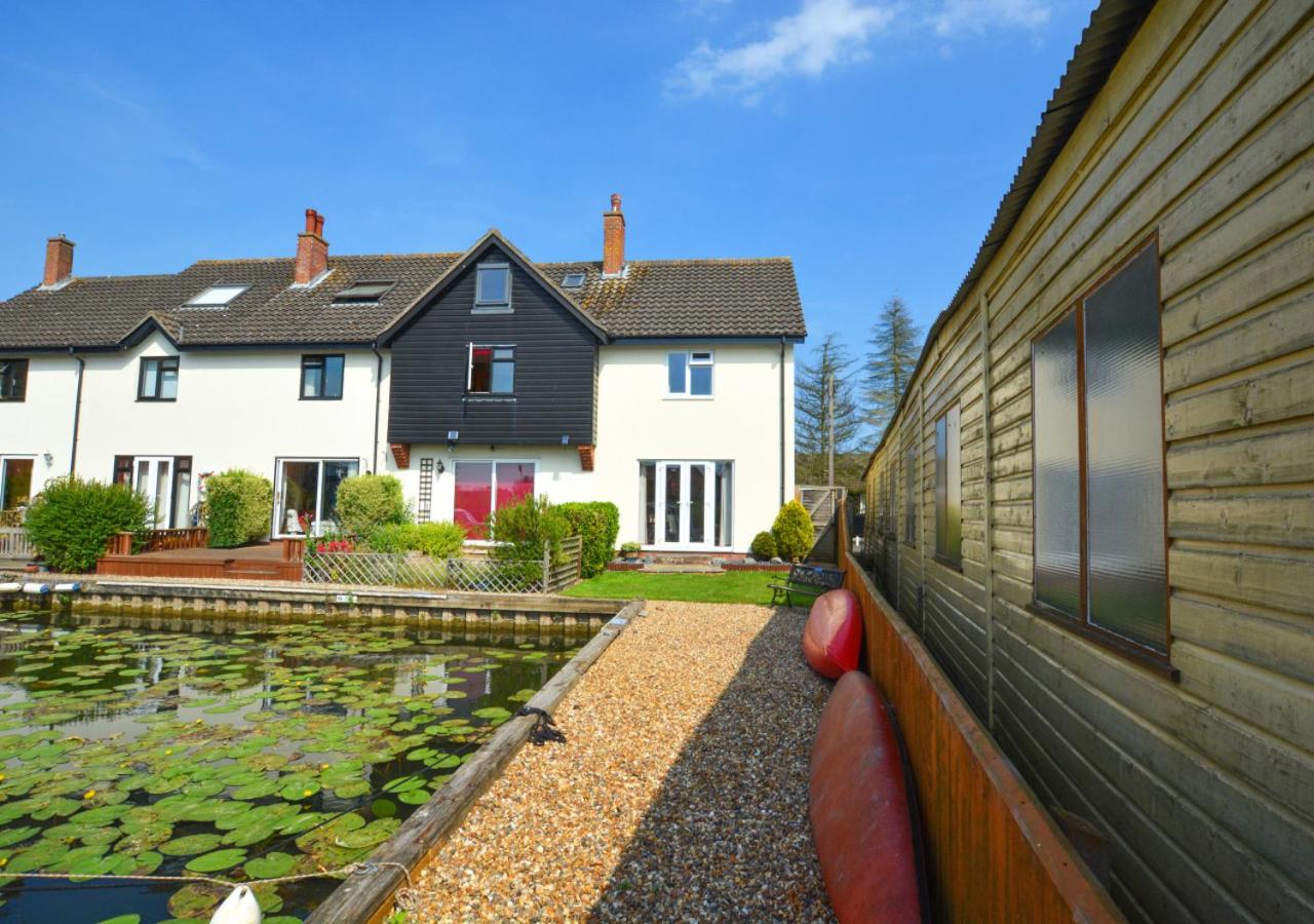 20 Trail Quay Cottages view 2