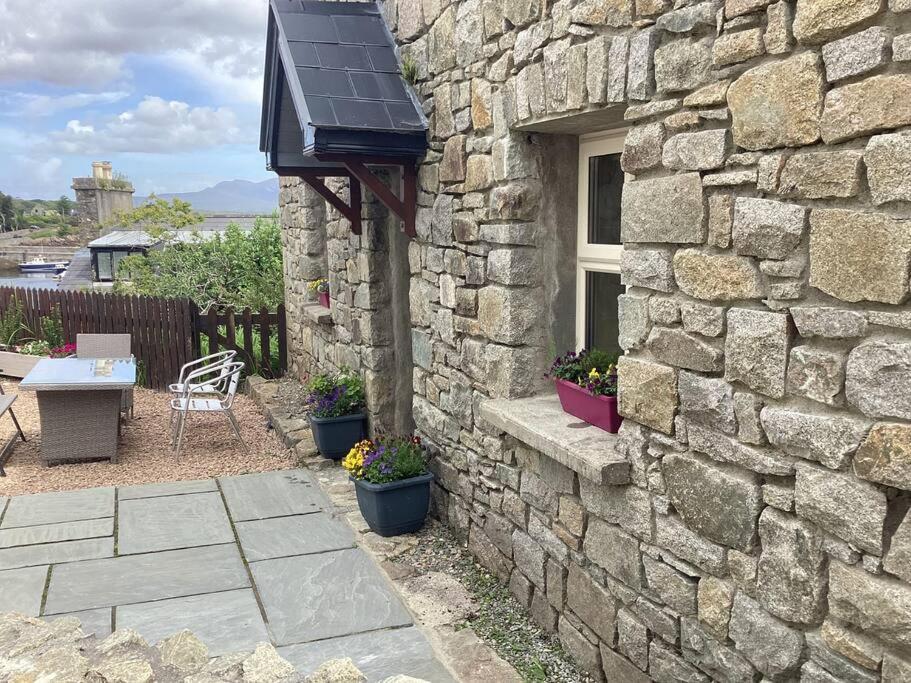 Roundstone Retreats Abbys cottage view 4
