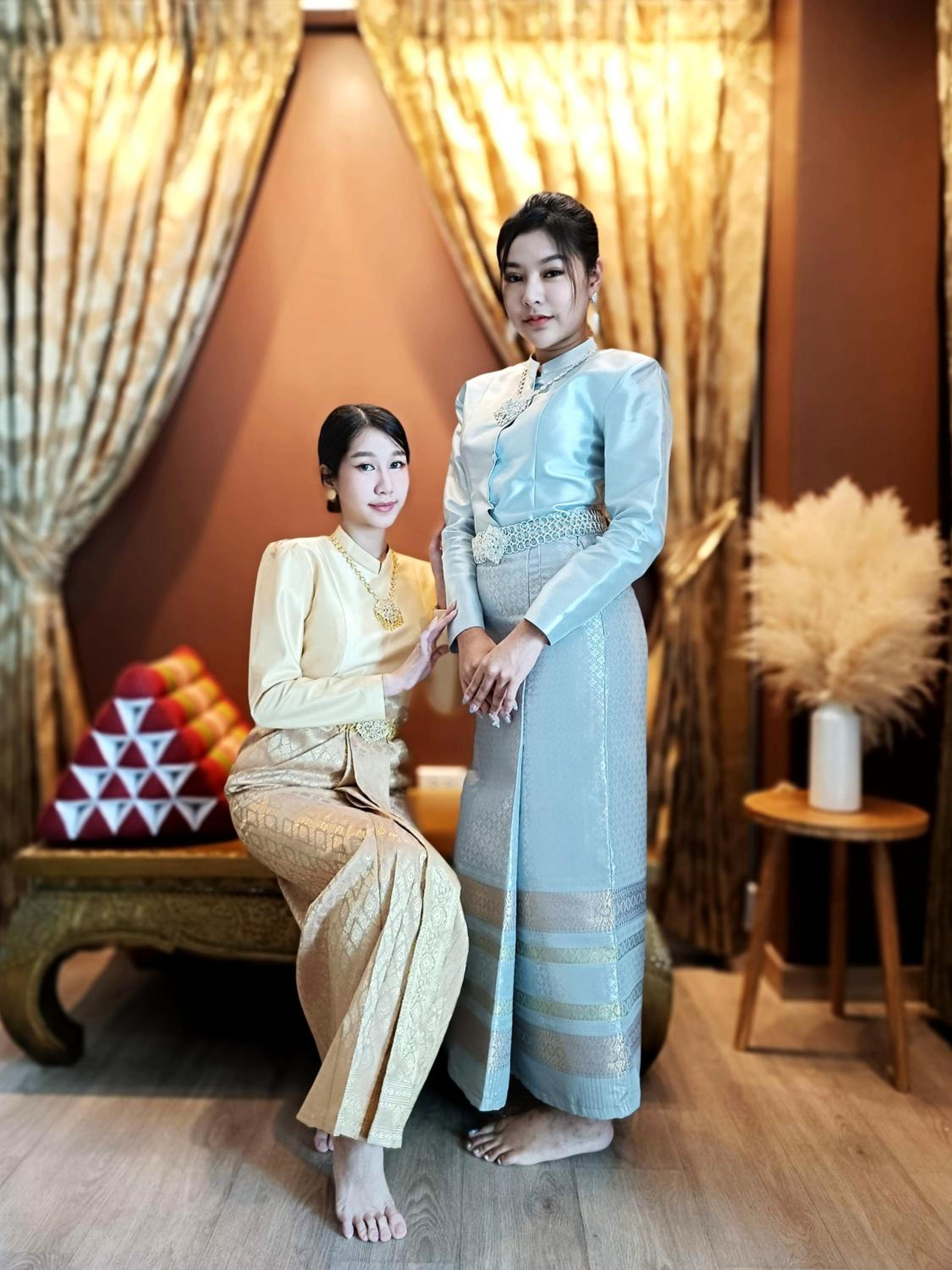 YAKTHAI POSHTEL