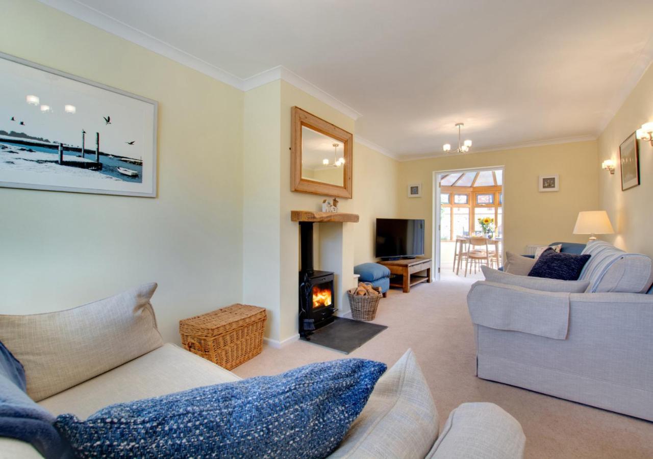 3 Bed in Bodham oc-1sfc view 2