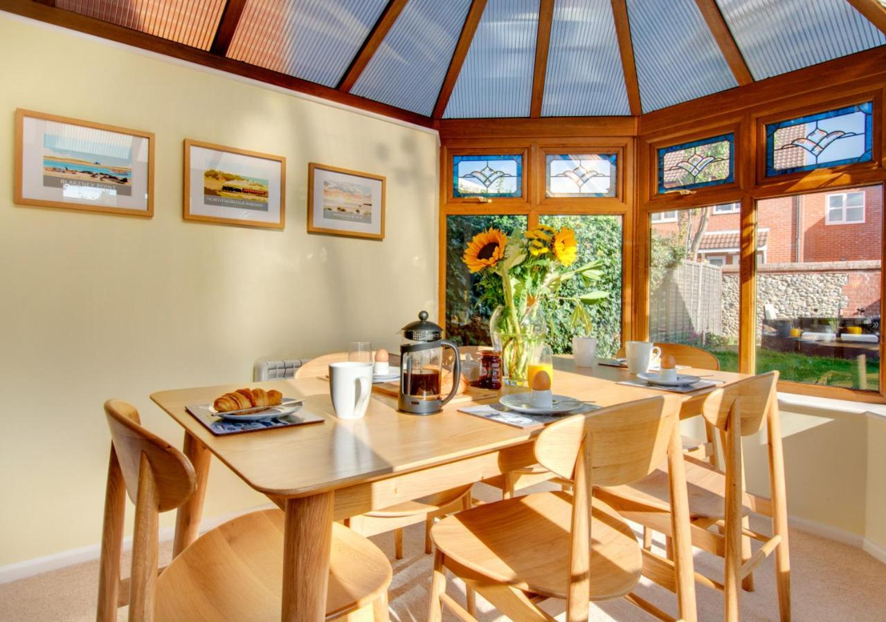 3 Bed in Bodham oc-1sfc view 3