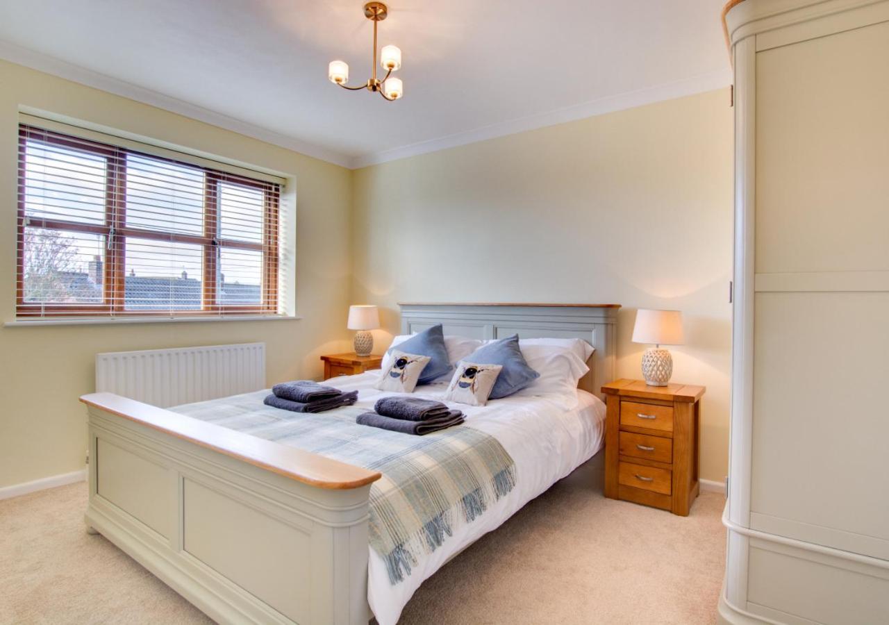 3 Bed in Bodham oc-1sfc view 4