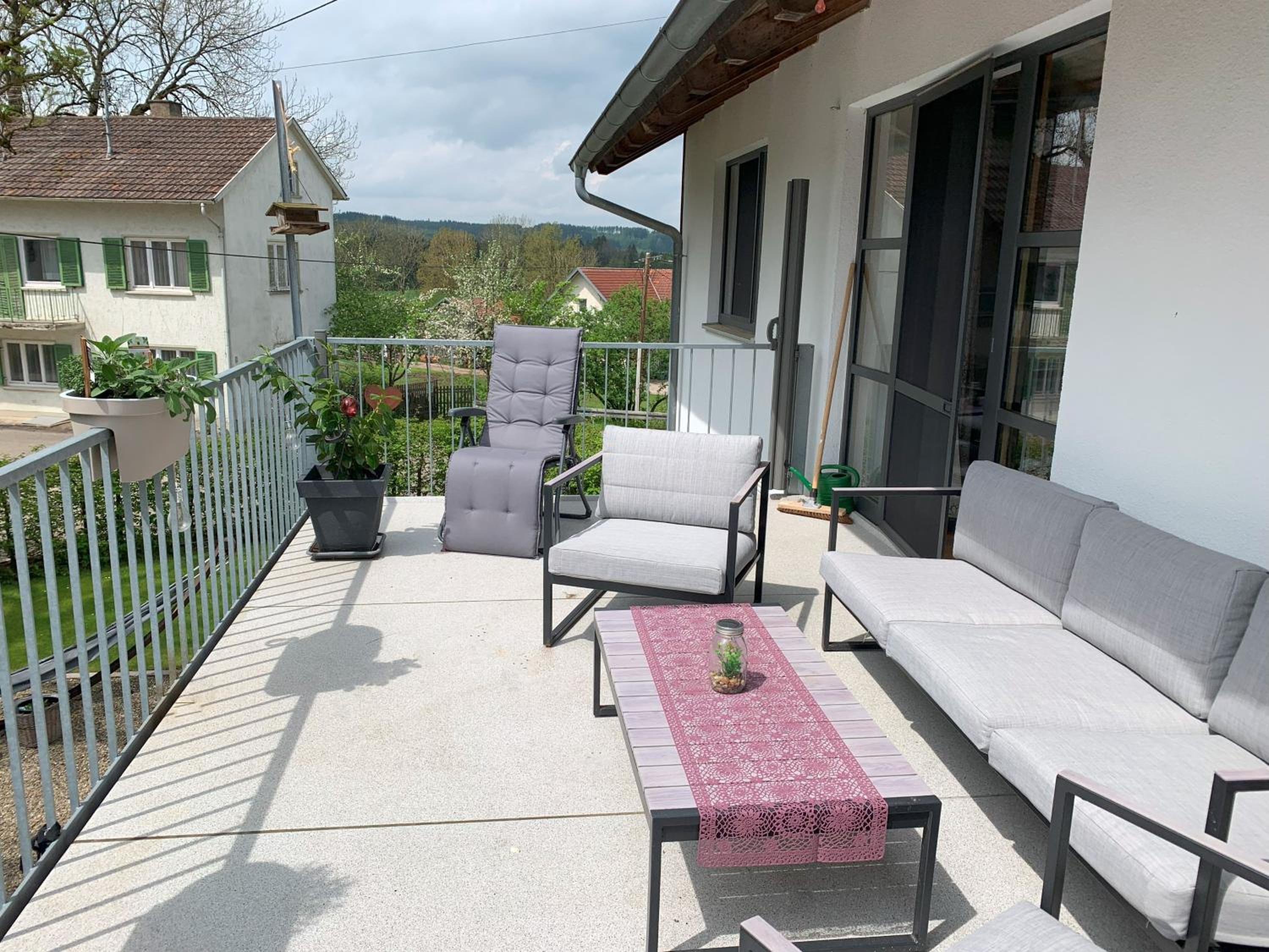 Fe Wo Brunnen - 120 qm -Quiet location - lots of nature - grosser Balkon und Garten - 3D Rundgang verfügbar