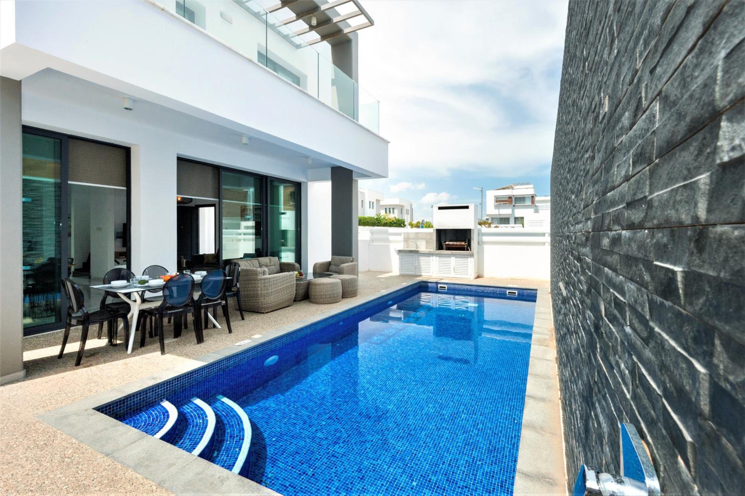 Villa Mirella view 3