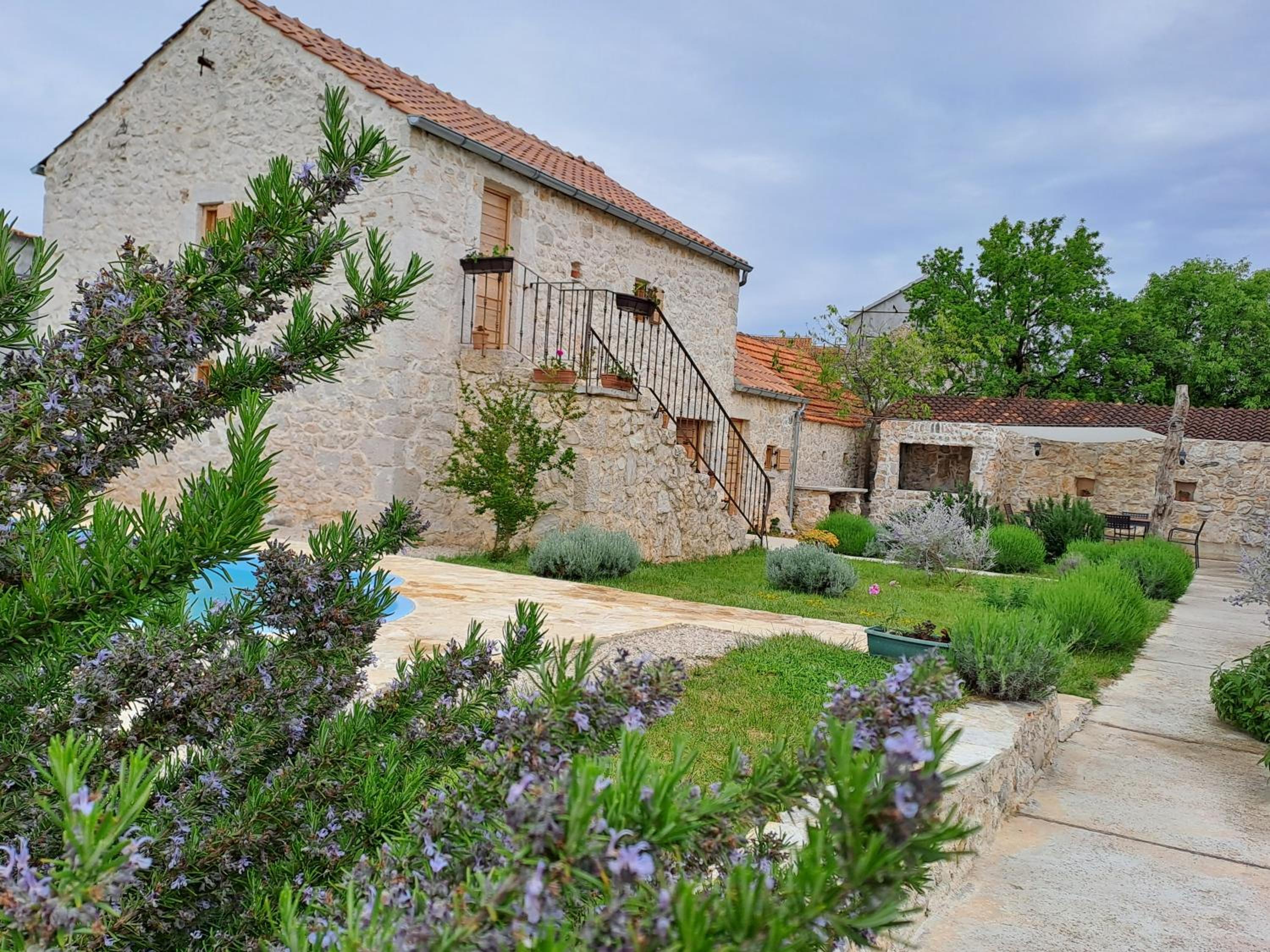 Hotel Heritage House Vrime - stone house with heated pool - Image 1