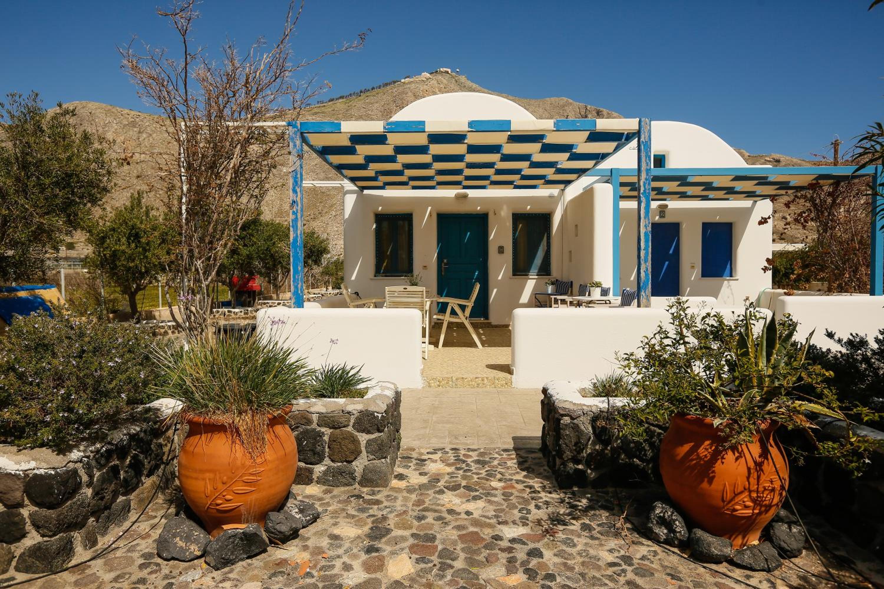 Perissa 2 bedrooms 4 persons cycladic house by MPS photo 2