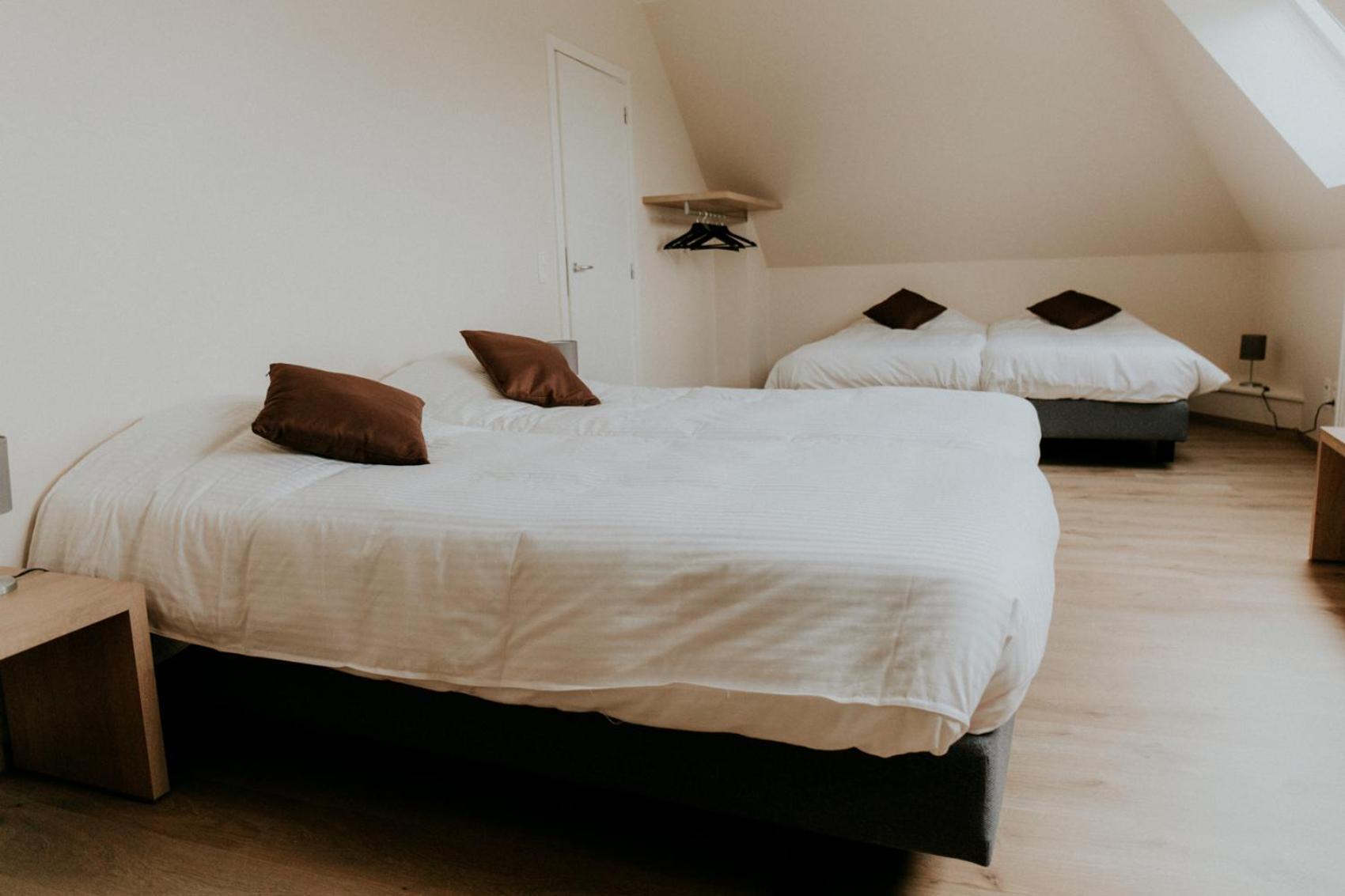 Luxury holiday home in Zwevezele