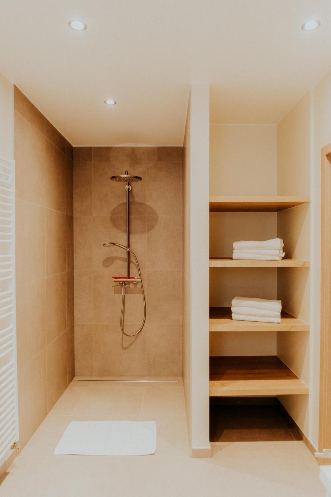 Luxury holiday home in Zwevezele